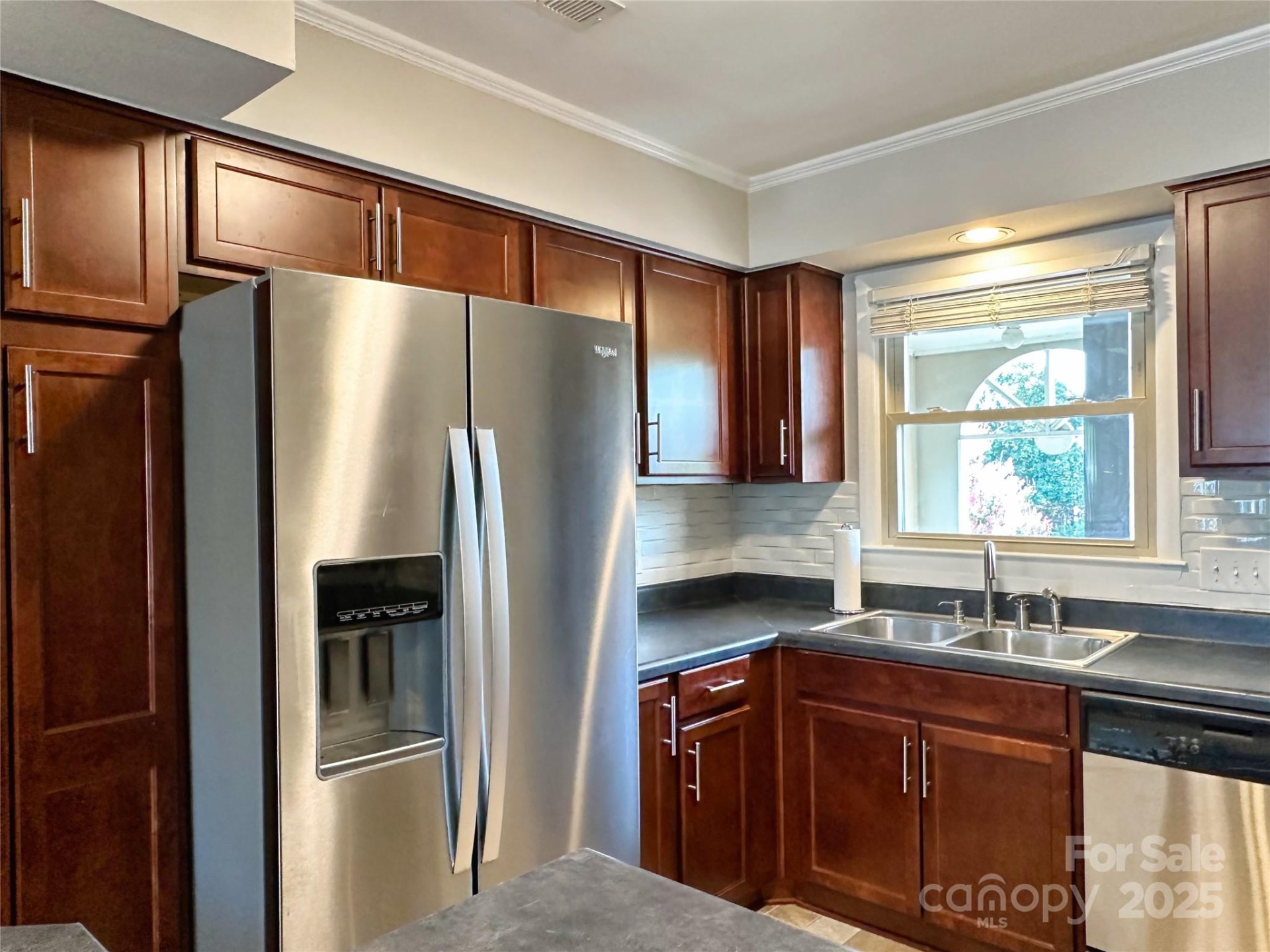 Property image 3 at 9809 Emerald Point Drive, Charlotte, NC 28278
