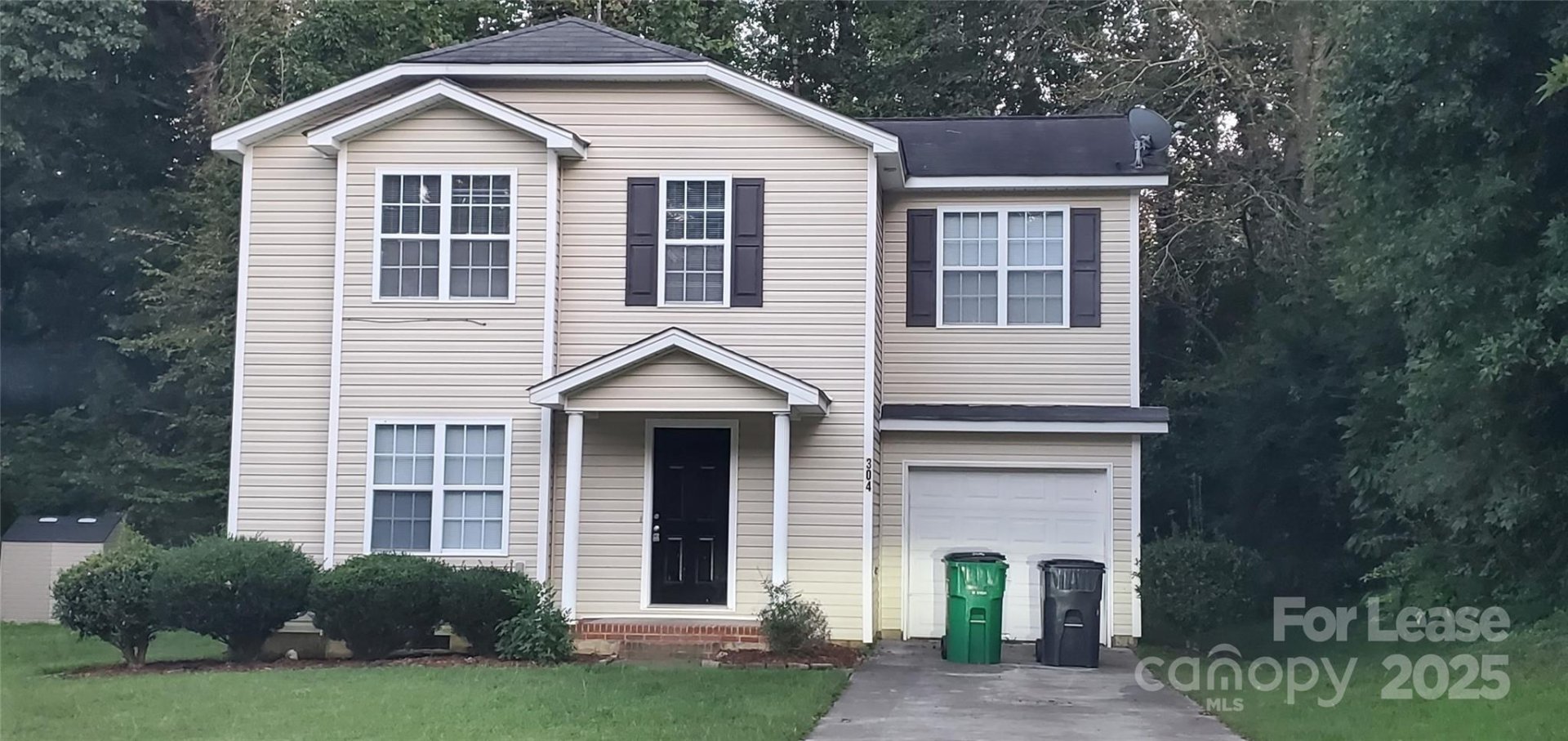 Property at 304 Woodlynn Drive, Charlotte, NC 28214