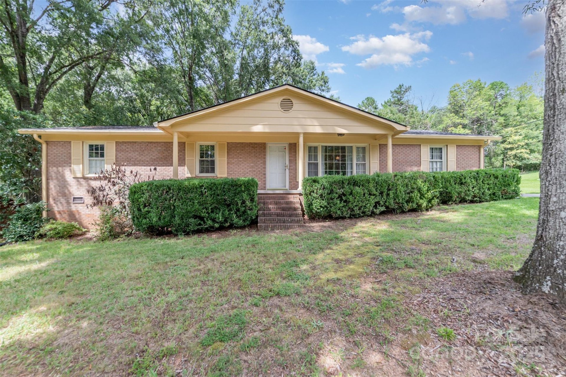 210 Cliffside Drive