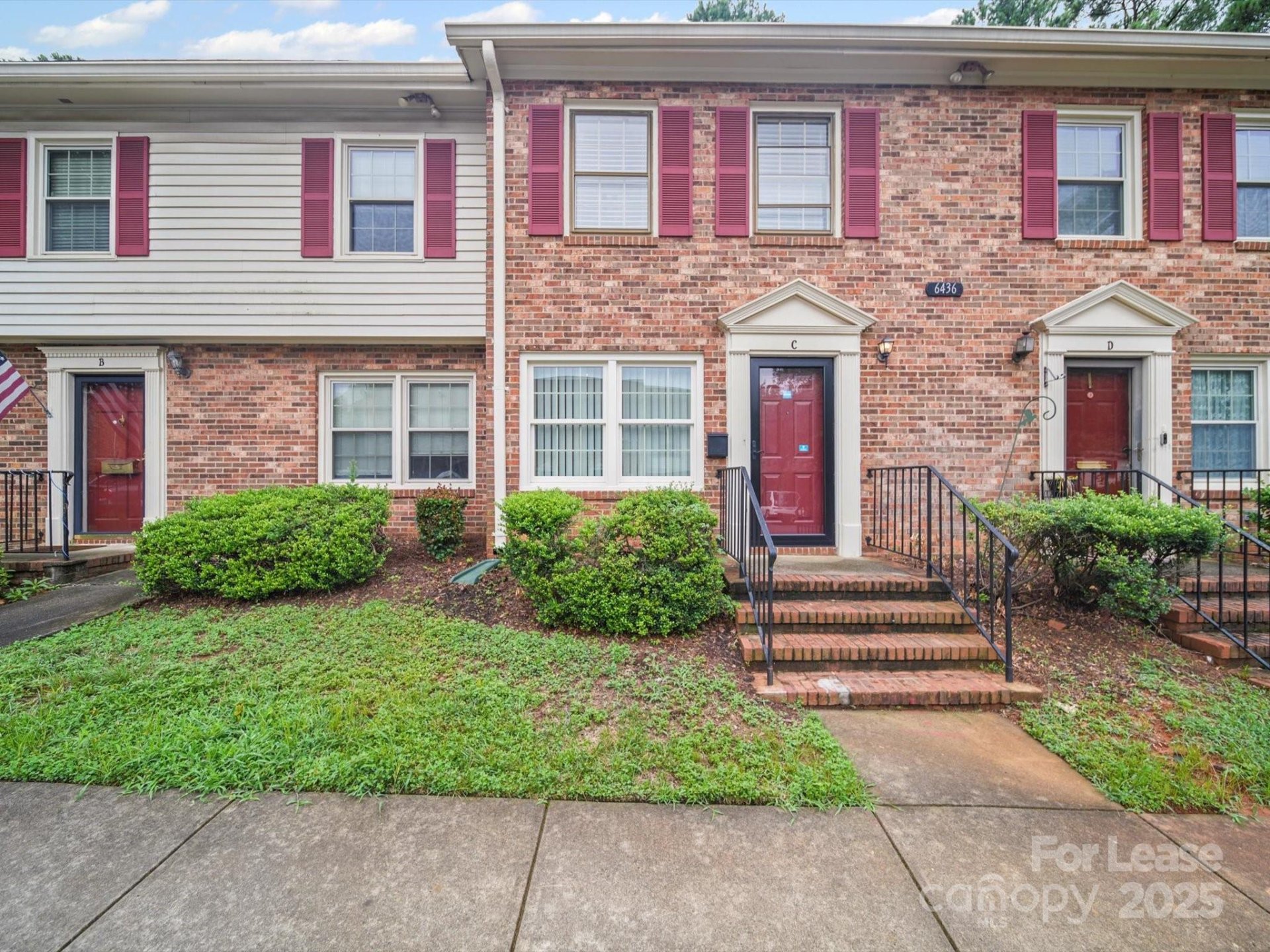 Carriage House, Charlotte Community