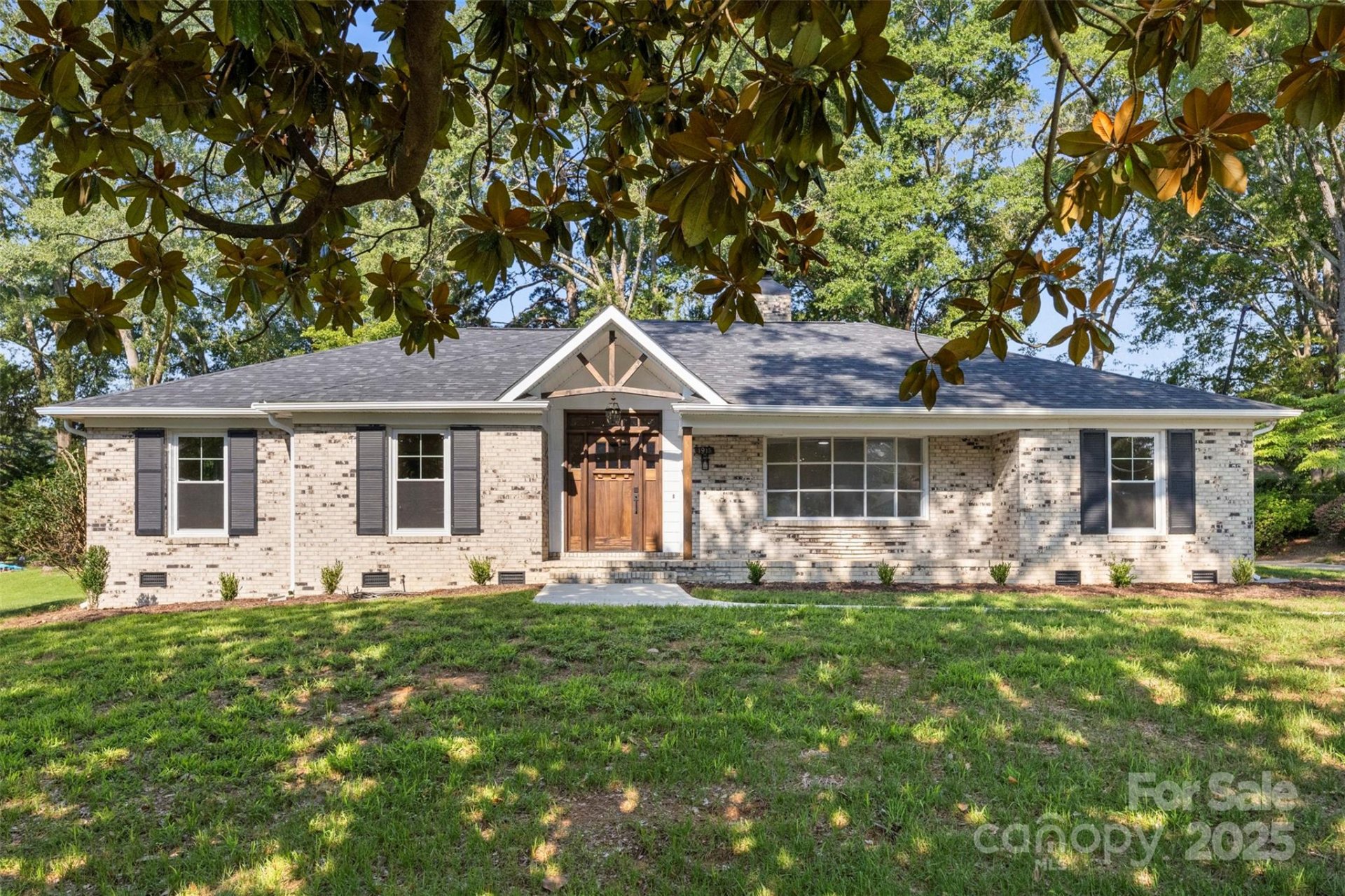 Kingston Hills, Gastonia Community