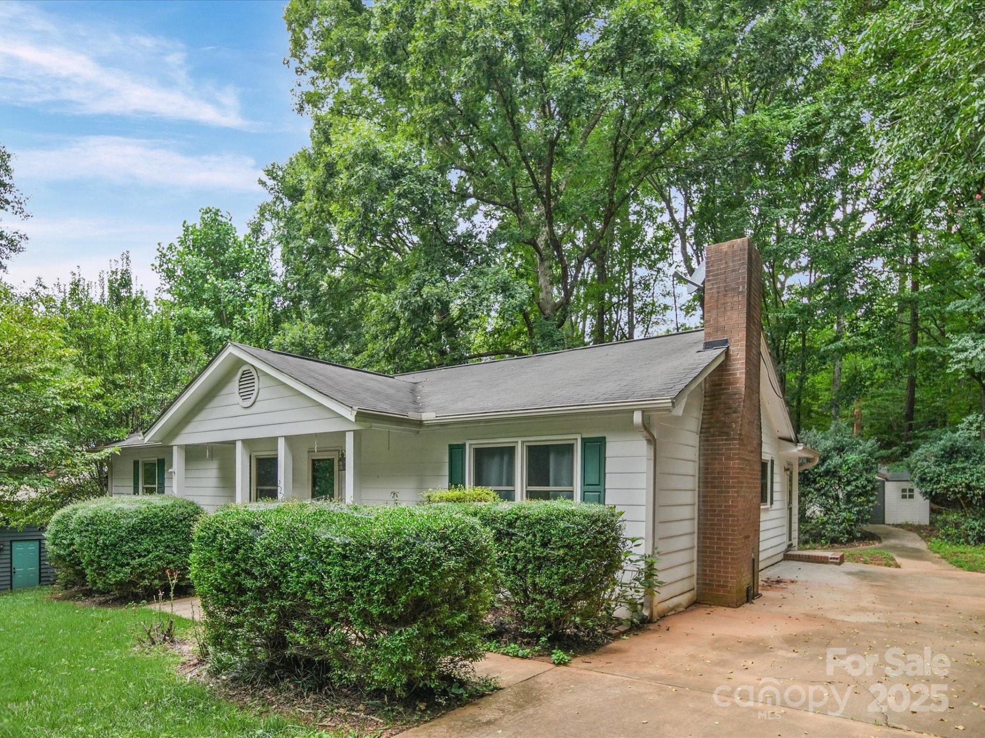 Property image 2 at 222 Woodridge Drive, Belmont, NC 28012