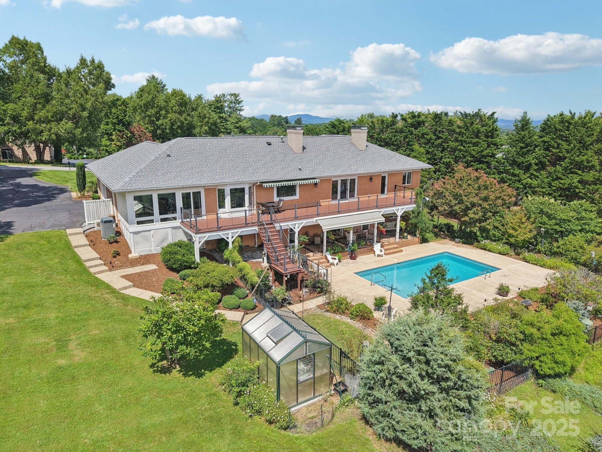 Property image 3 at 18 Thornapple Drive, Hendersonville, NC 28739
