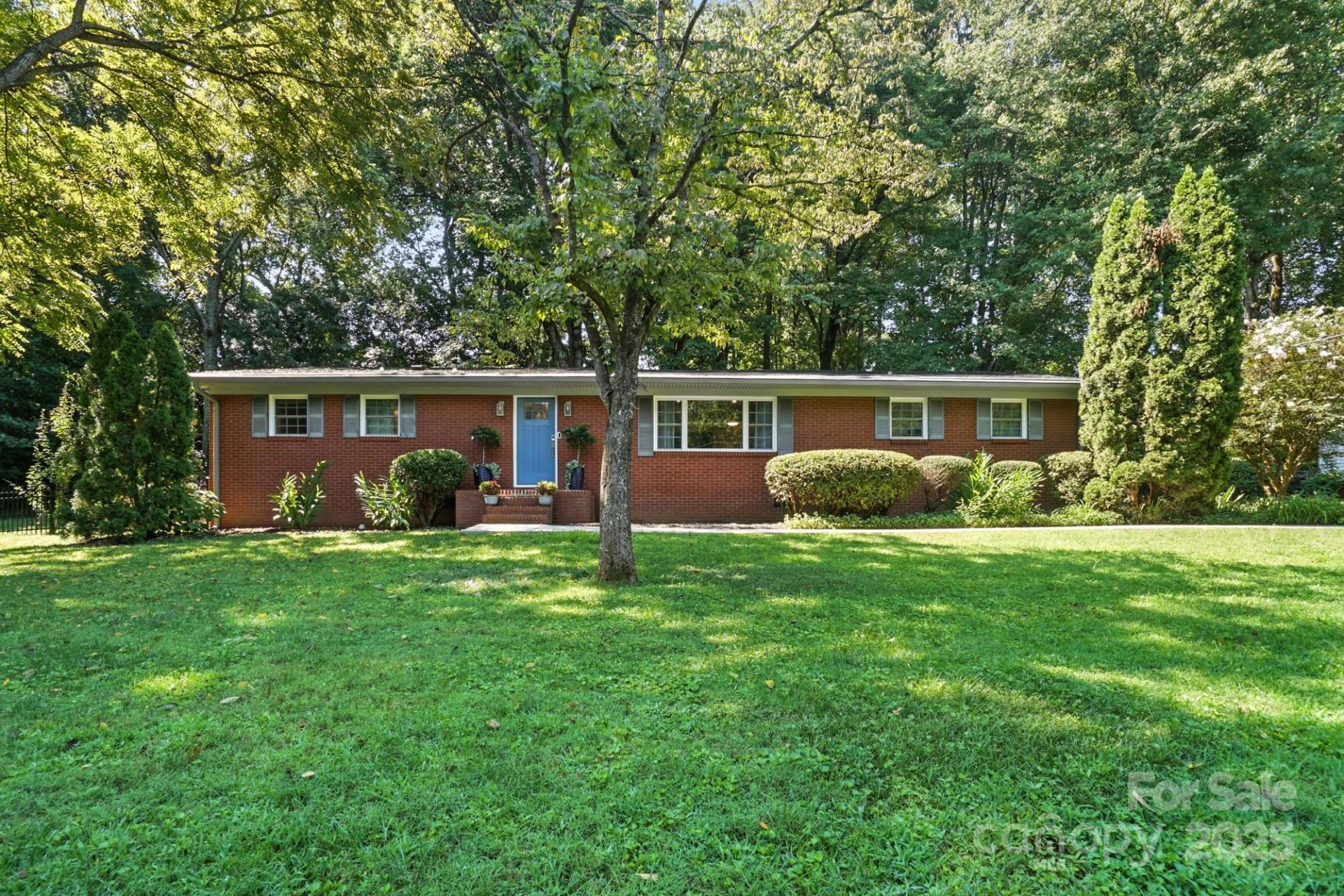 Grove Park, Charlotte Community