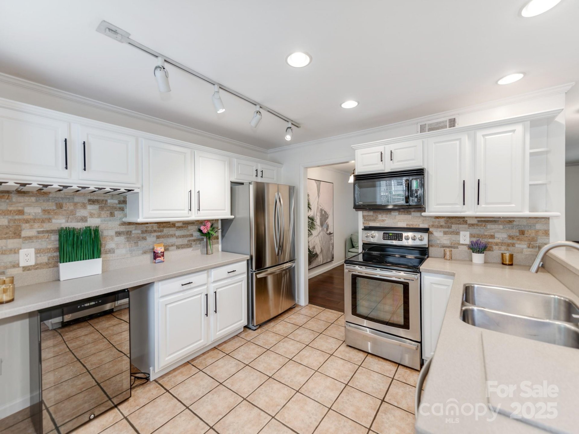 Property image 4 at 4605 Hedgemore Drive, Charlotte, NC 28209