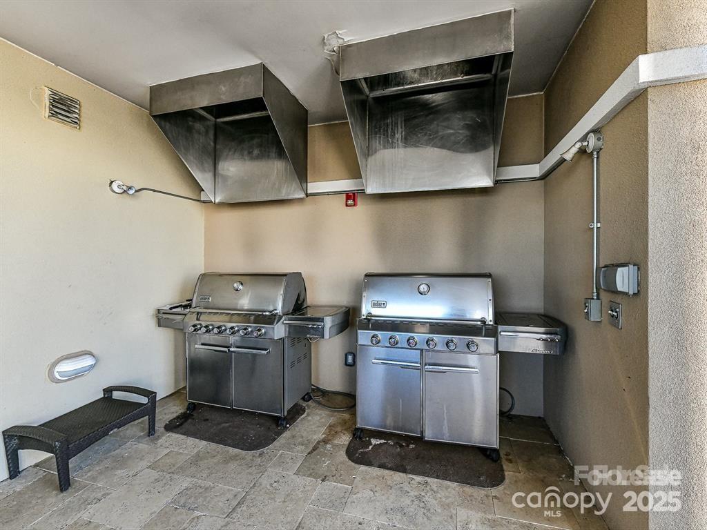 Property image 3 at 4625 E Piedmont Row Drive, Charlotte, NC 28210
