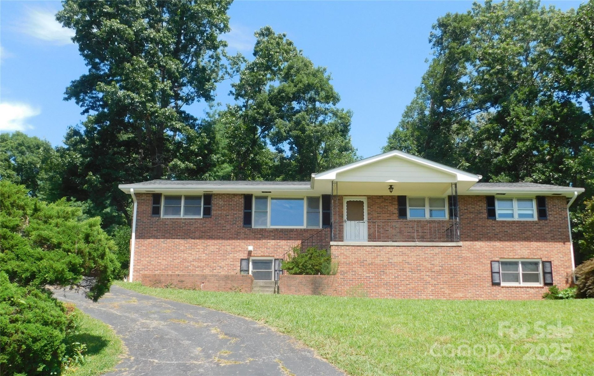 Brookside Manor, Hendersonville Community