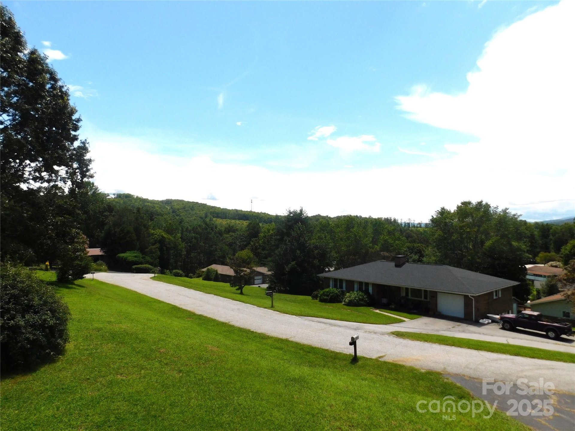 Property image 3 at 125 Fulton Drive, Hendersonville, NC 28792