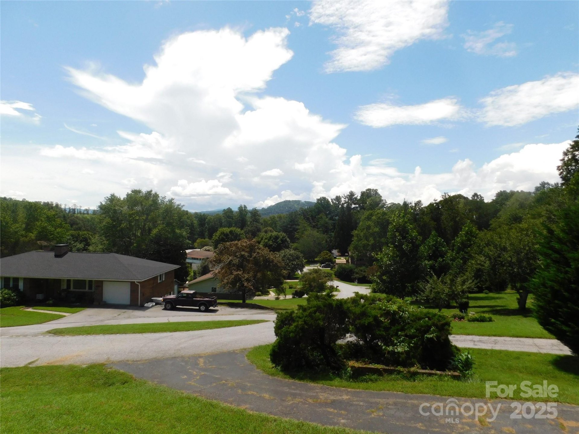 Property image 4 at 125 Fulton Drive, Hendersonville, NC 28792