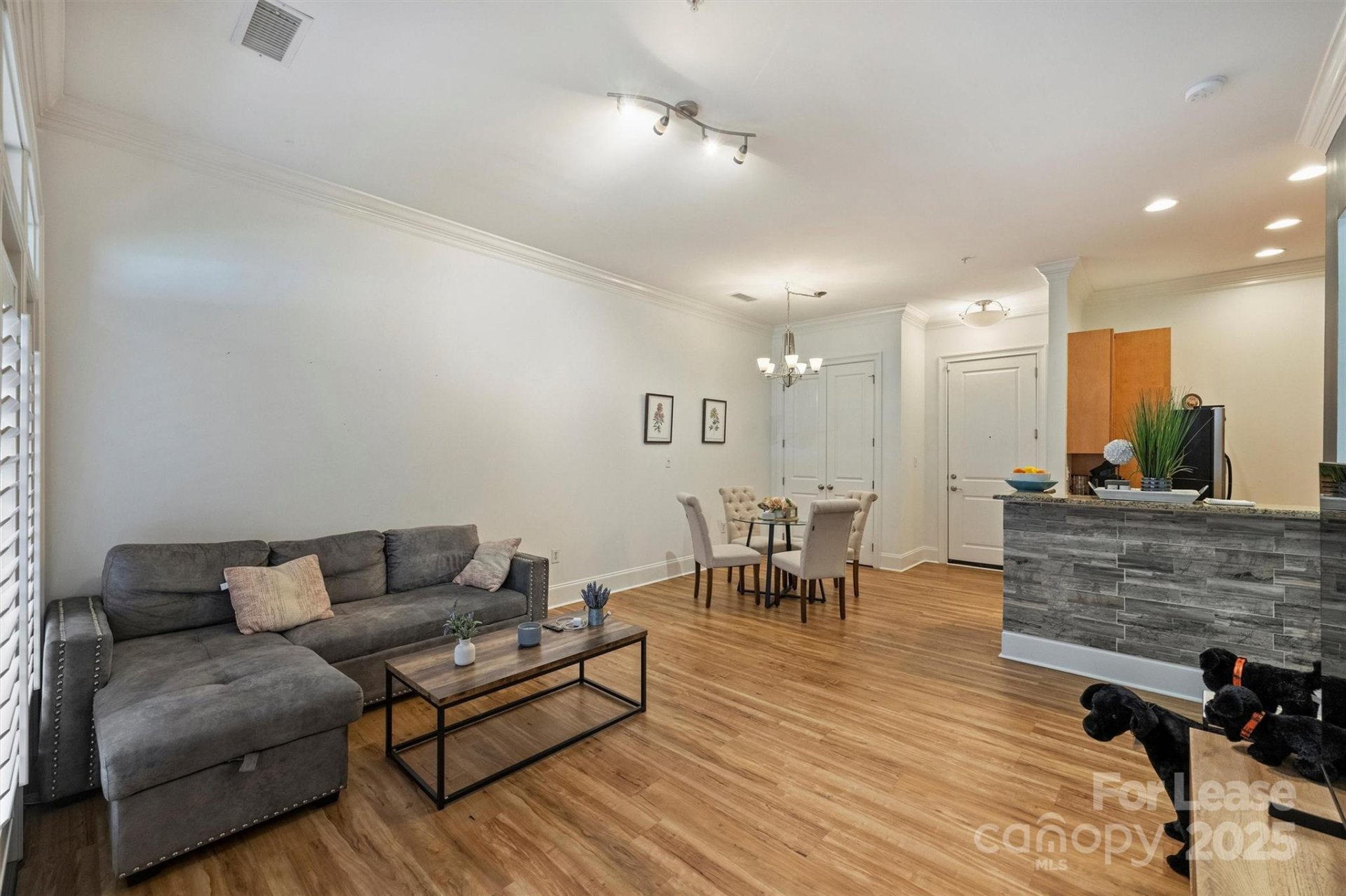 Property image 2 at 2934 Selwyn Avenue, Charlotte, NC 28209