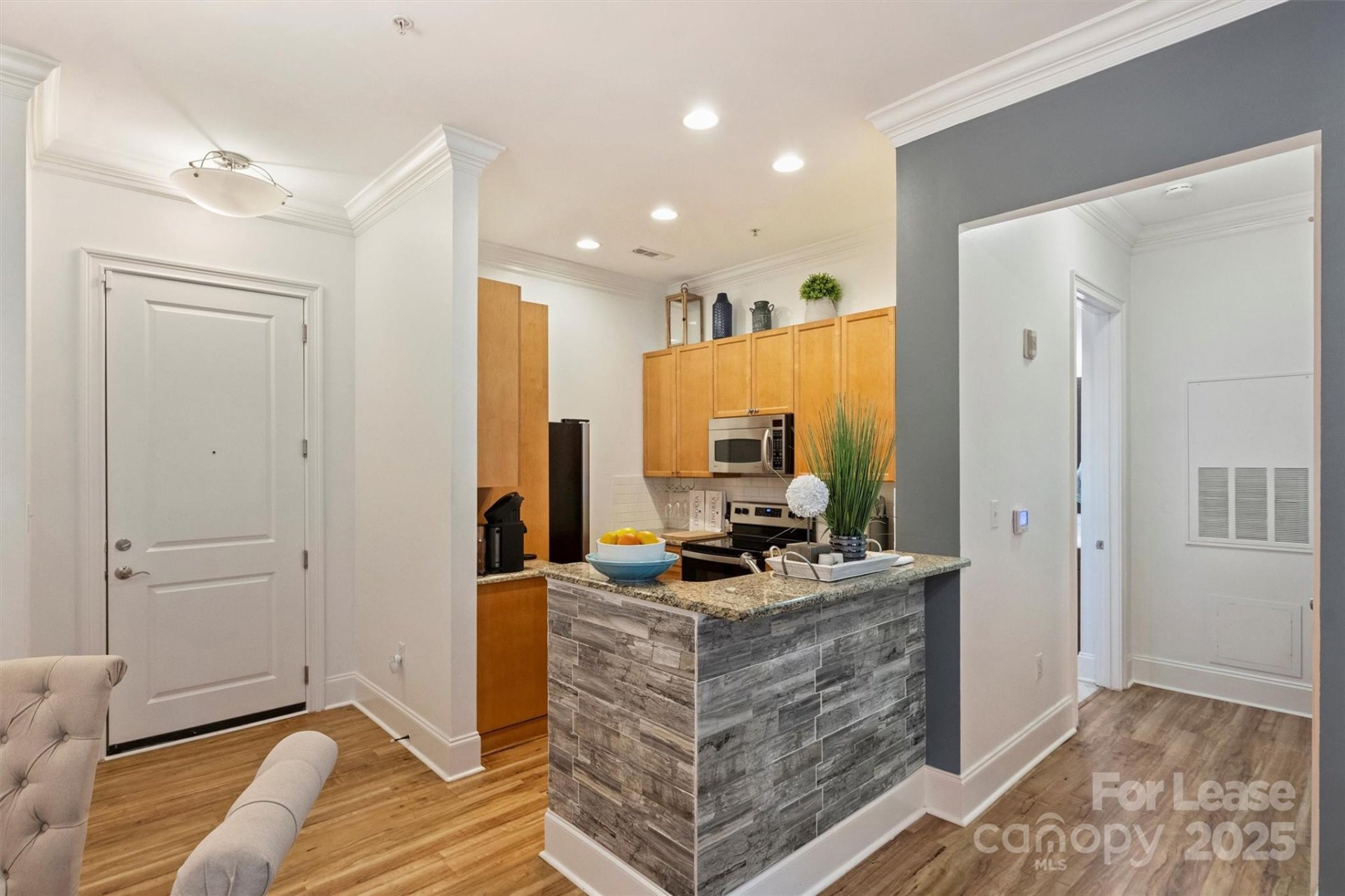 Property image 4 at 2934 Selwyn Avenue, Charlotte, NC 28209