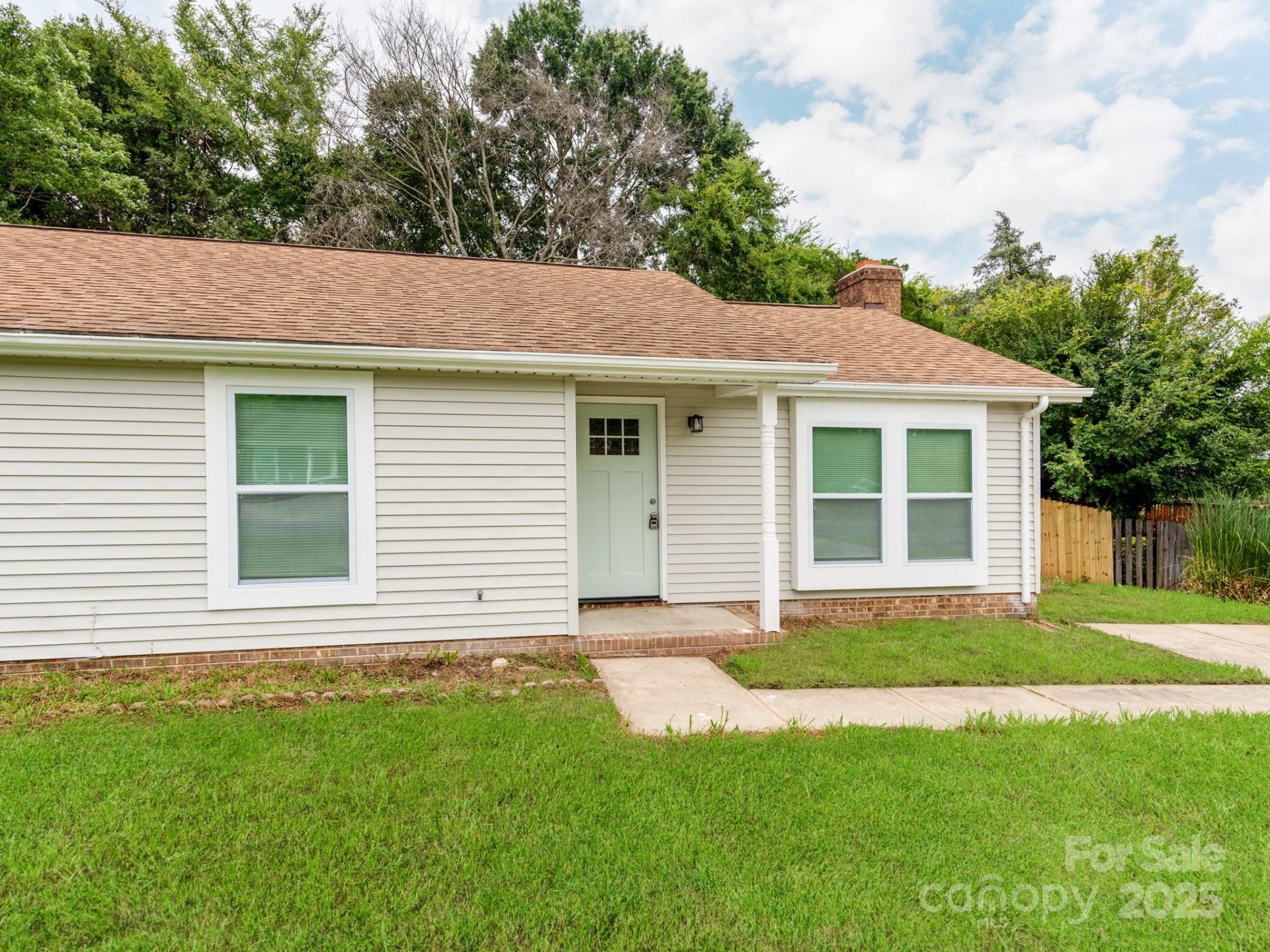 Property image 3 at 712 Vista Grande Circle, Charlotte, NC 28226