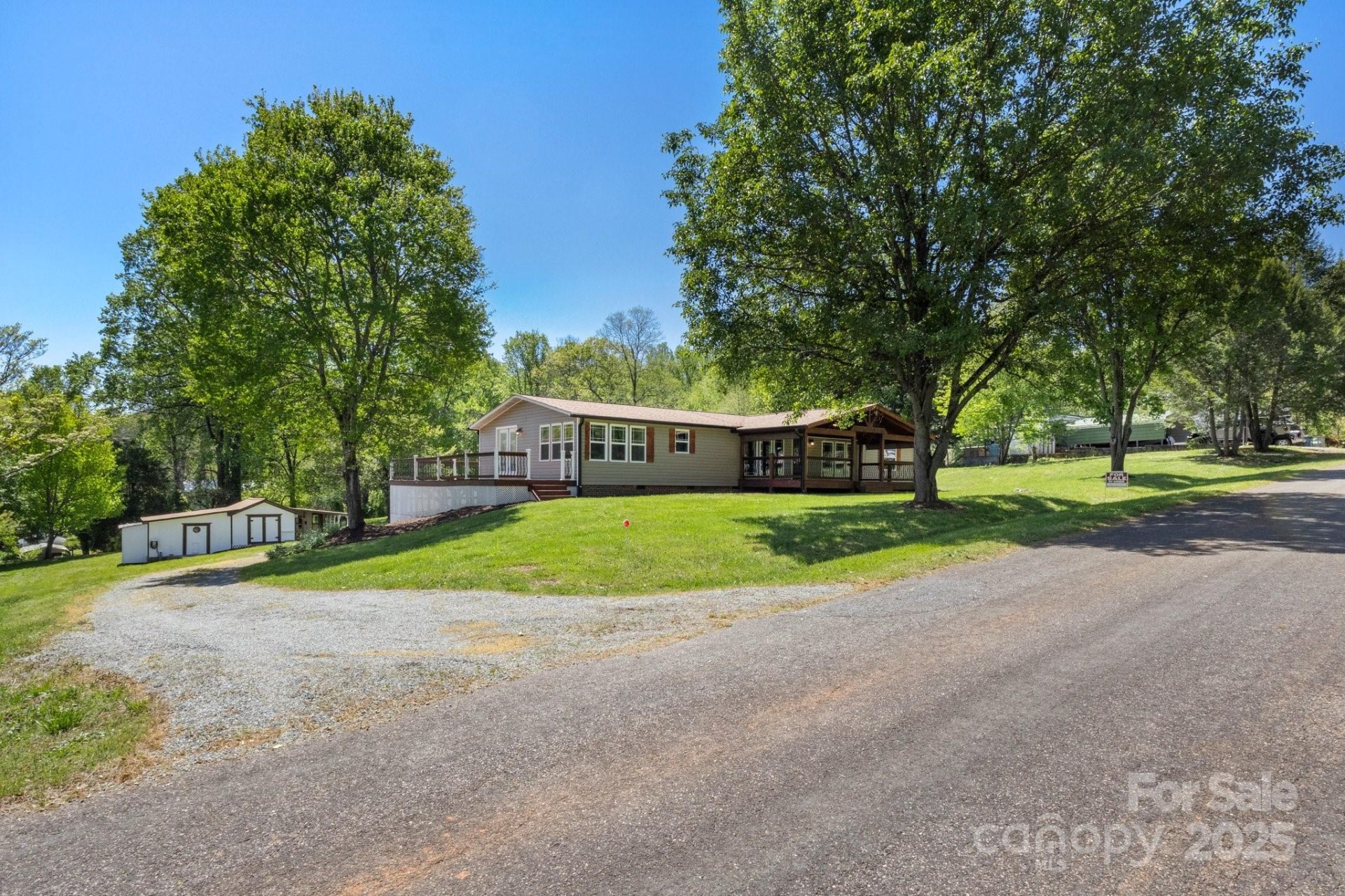 Property image 3 at 2942 Denwood Drive, Claremont, NC 28610