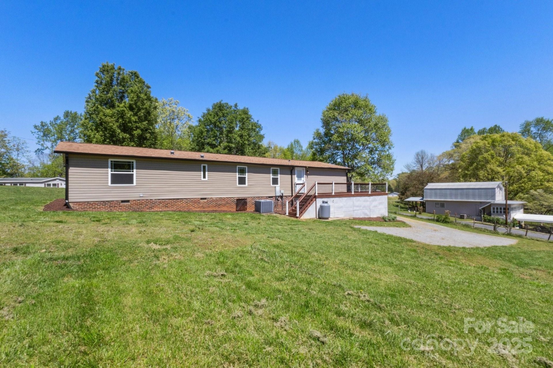 Property image 5 at 2942 Denwood Drive, Claremont, NC 28610