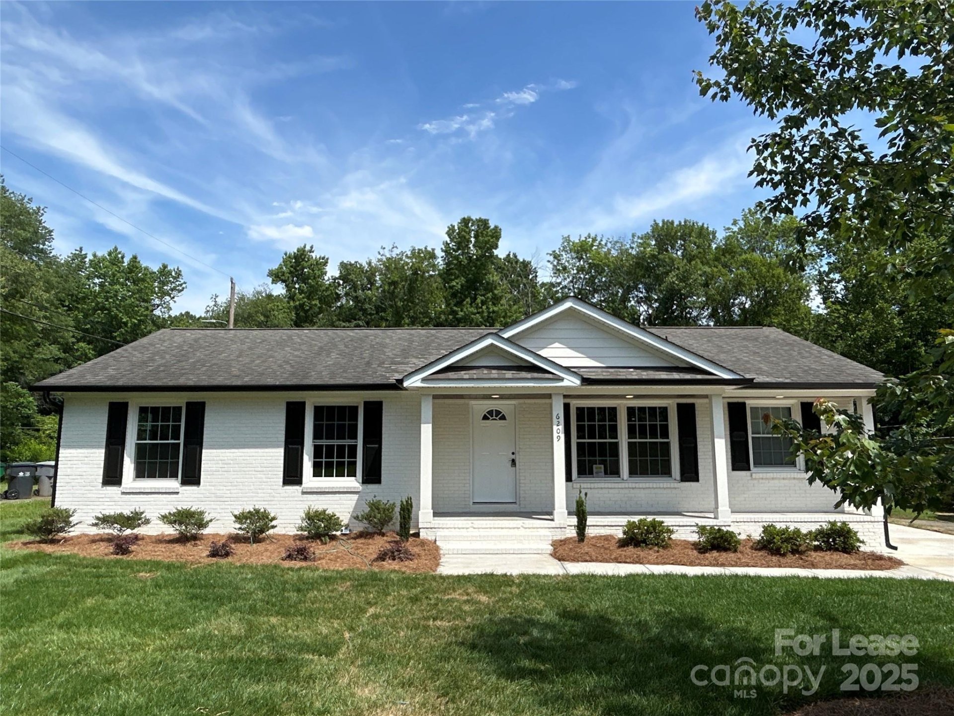 Property image 1 at 6209 Idlebrook Drive, Charlotte, NC 28212