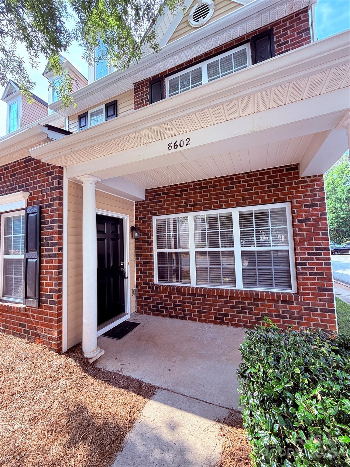 Bent Creek, Charlotte Community