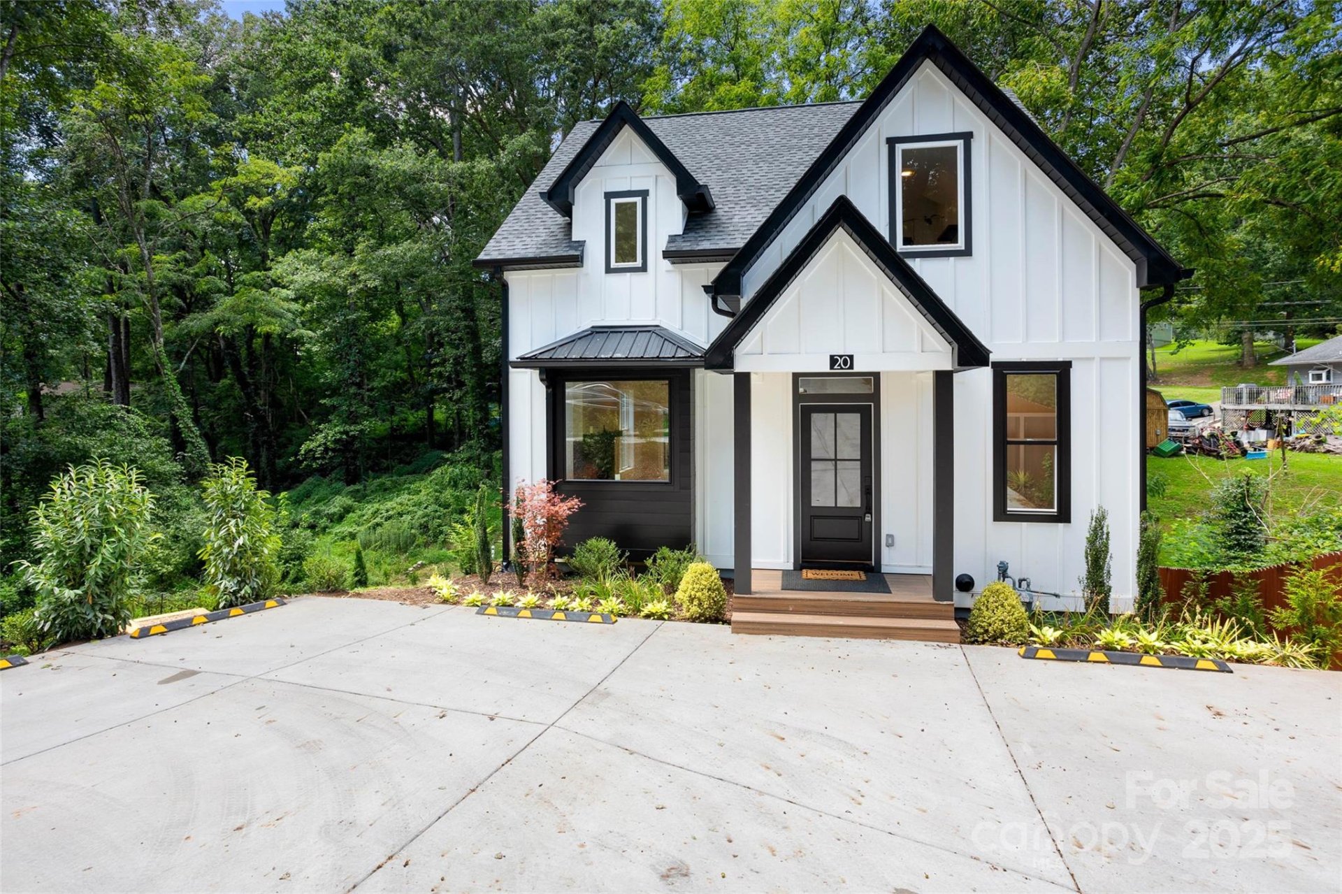 Property image 2 at 20 Rash Road, Asheville, NC 28806
