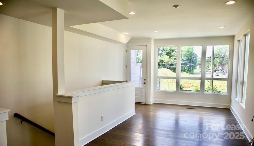 Property image 2 at 139 S Bruns Avenue, Charlotte, NC 28208