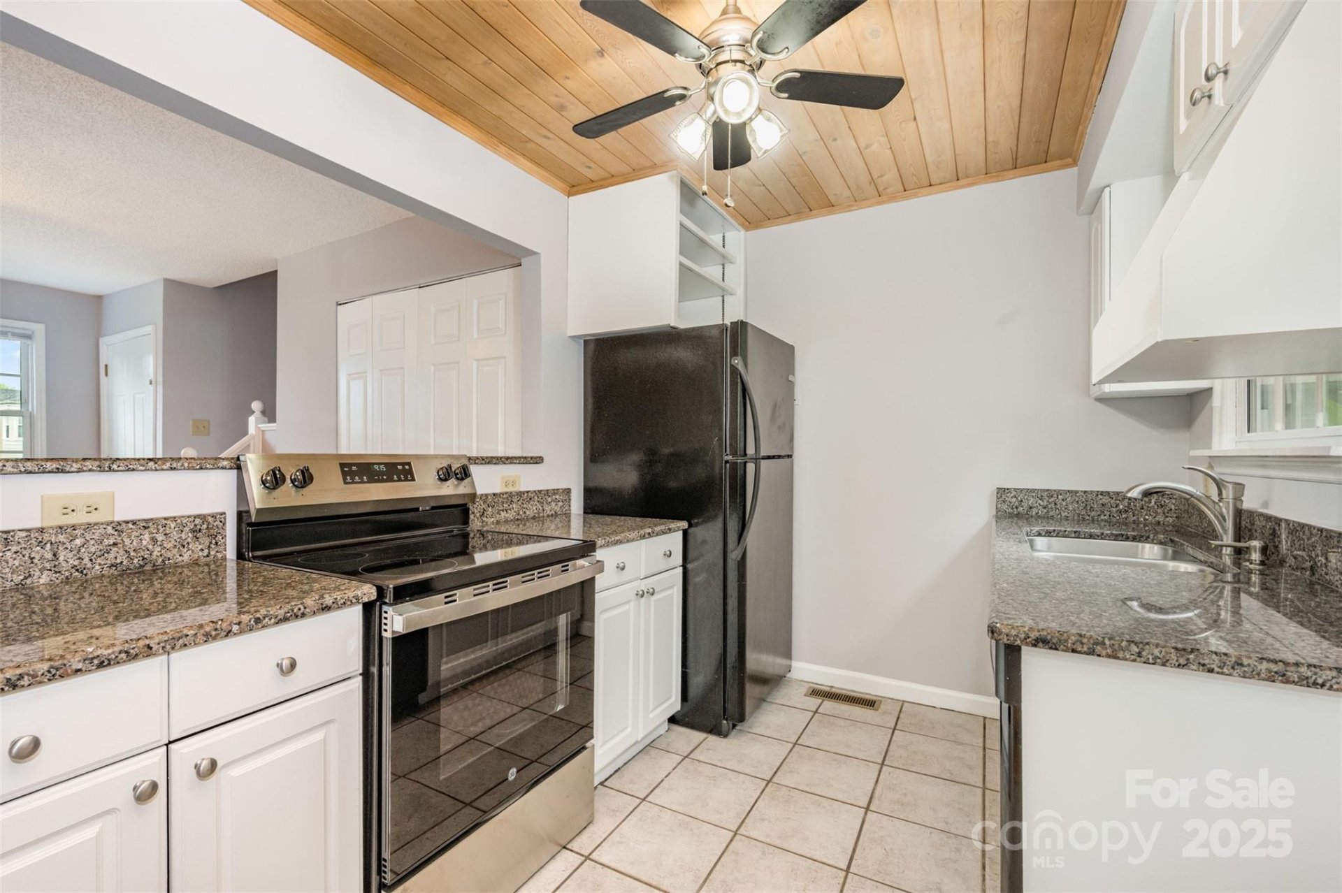 Property image 3 at 547 Wakefield Drive, Charlotte, NC 28209