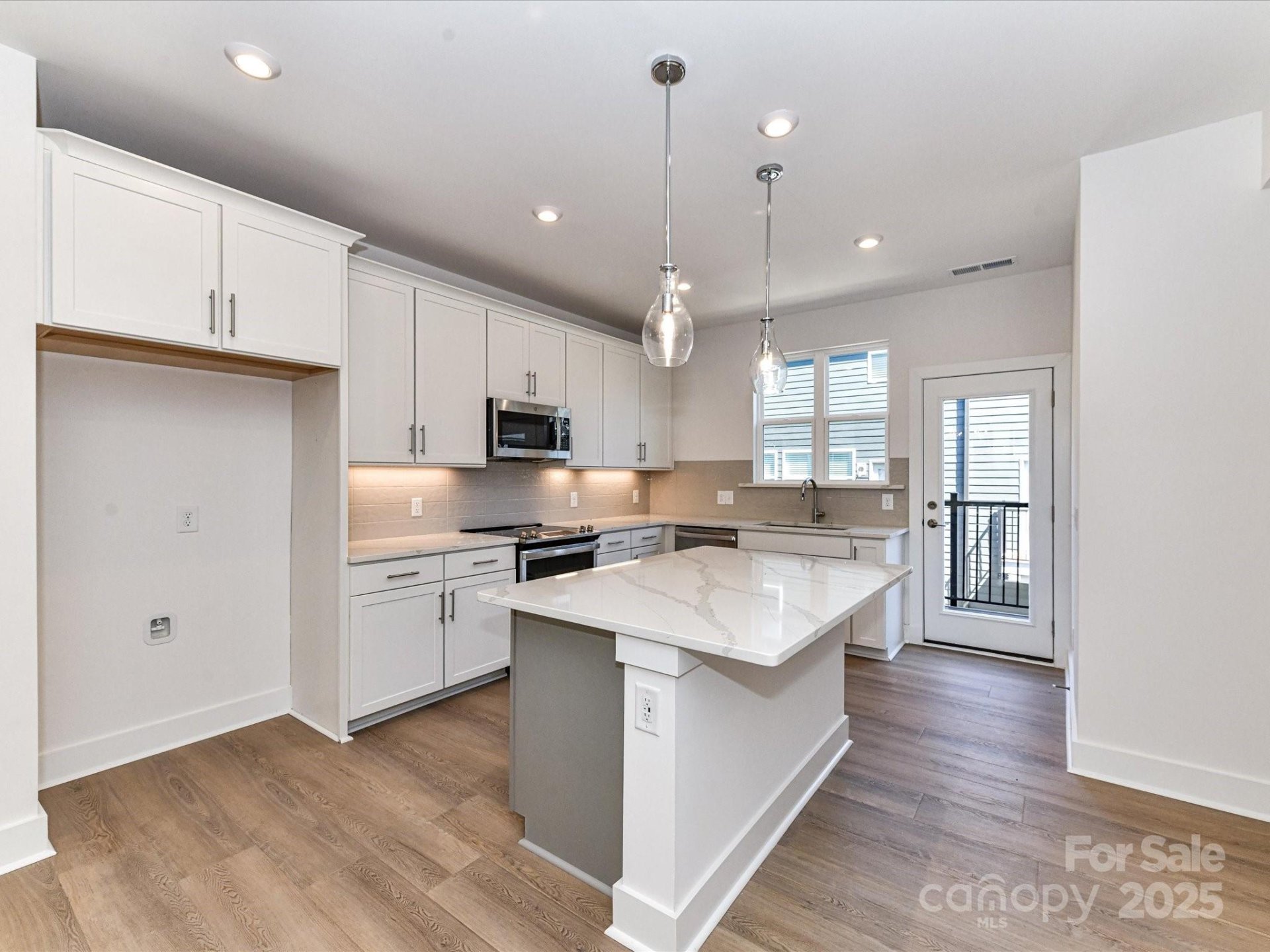 Property image 5 at 7011 Impulse Court, Charlotte, NC 28205
