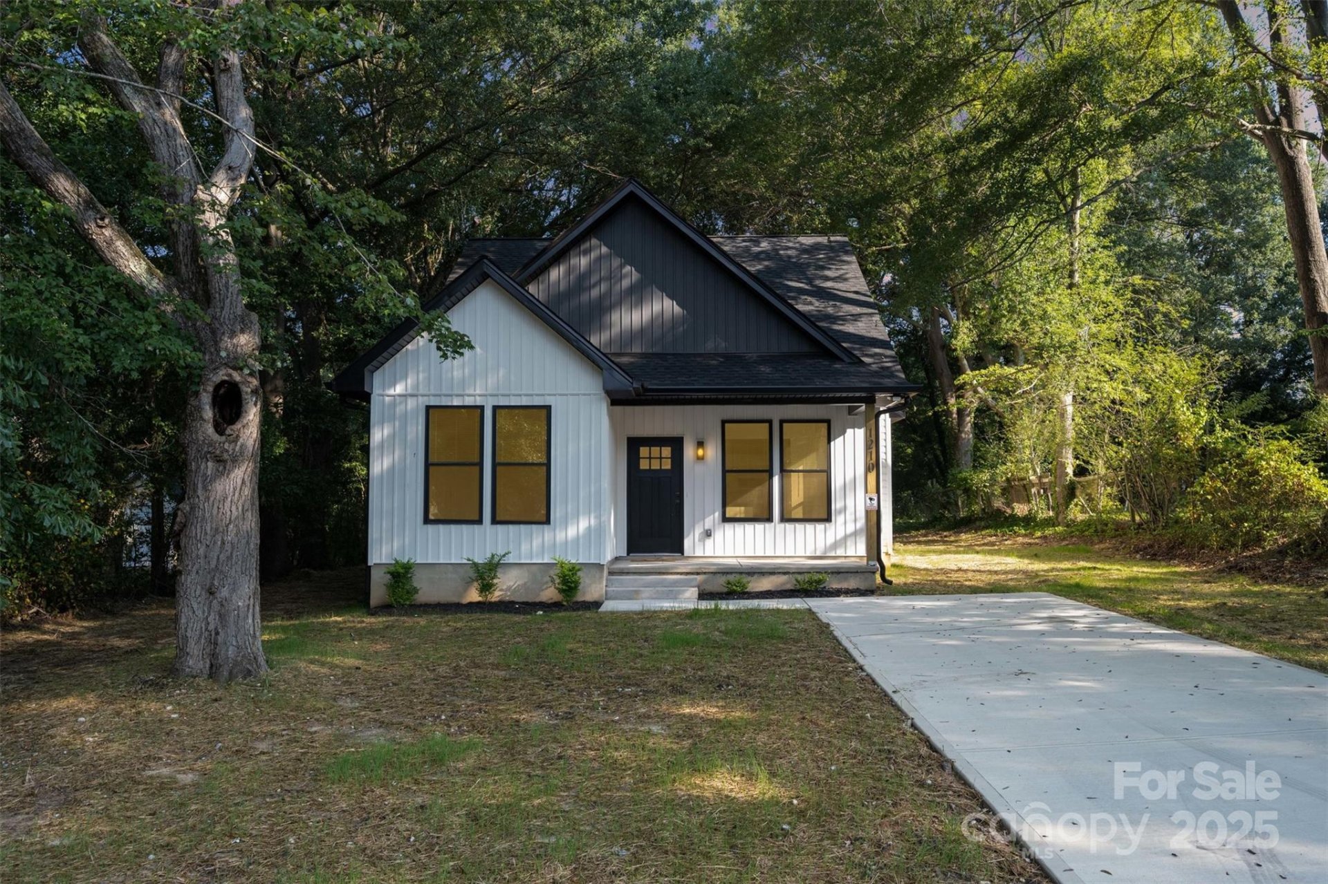 Oakwood Park, Gastonia Community