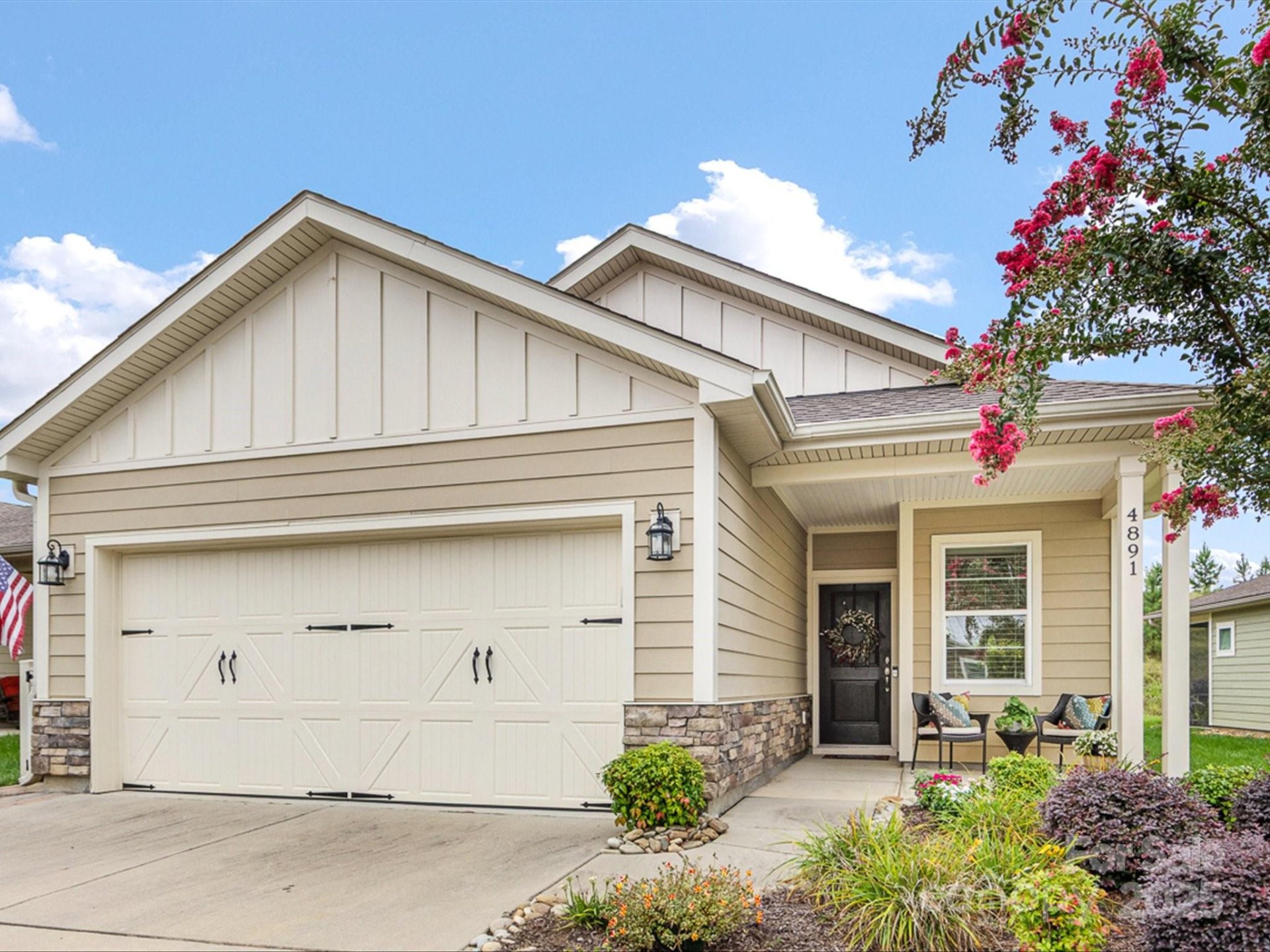 4891 Looking Glass Trail