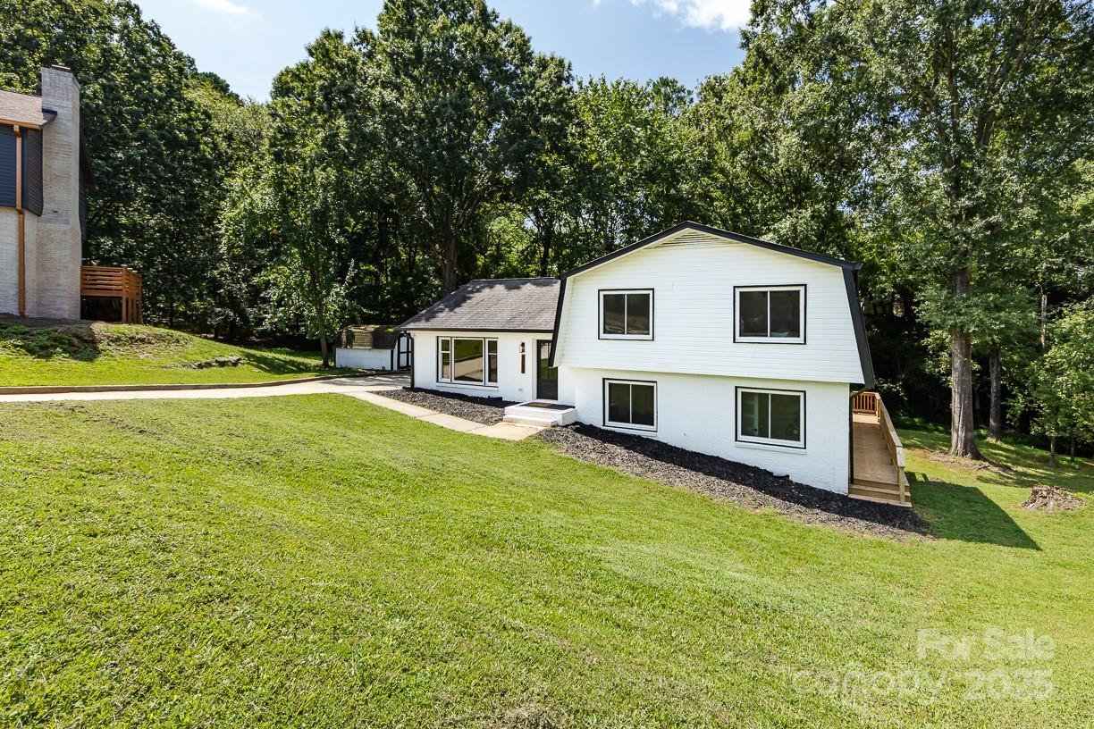 Property image 2 at 301 Dollar Circle, Charlotte, NC 28270