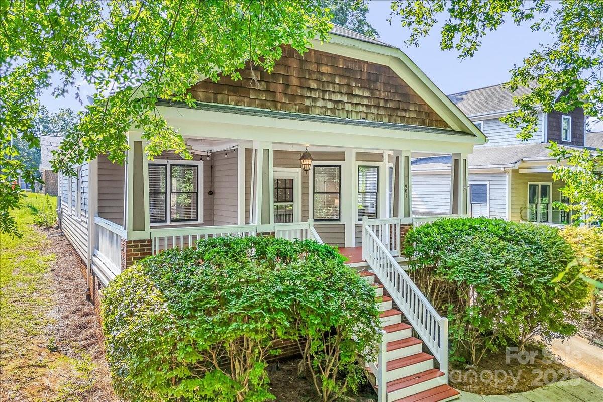 Property image 1 at 901 Woodruff Place, Charlotte, NC 28208
