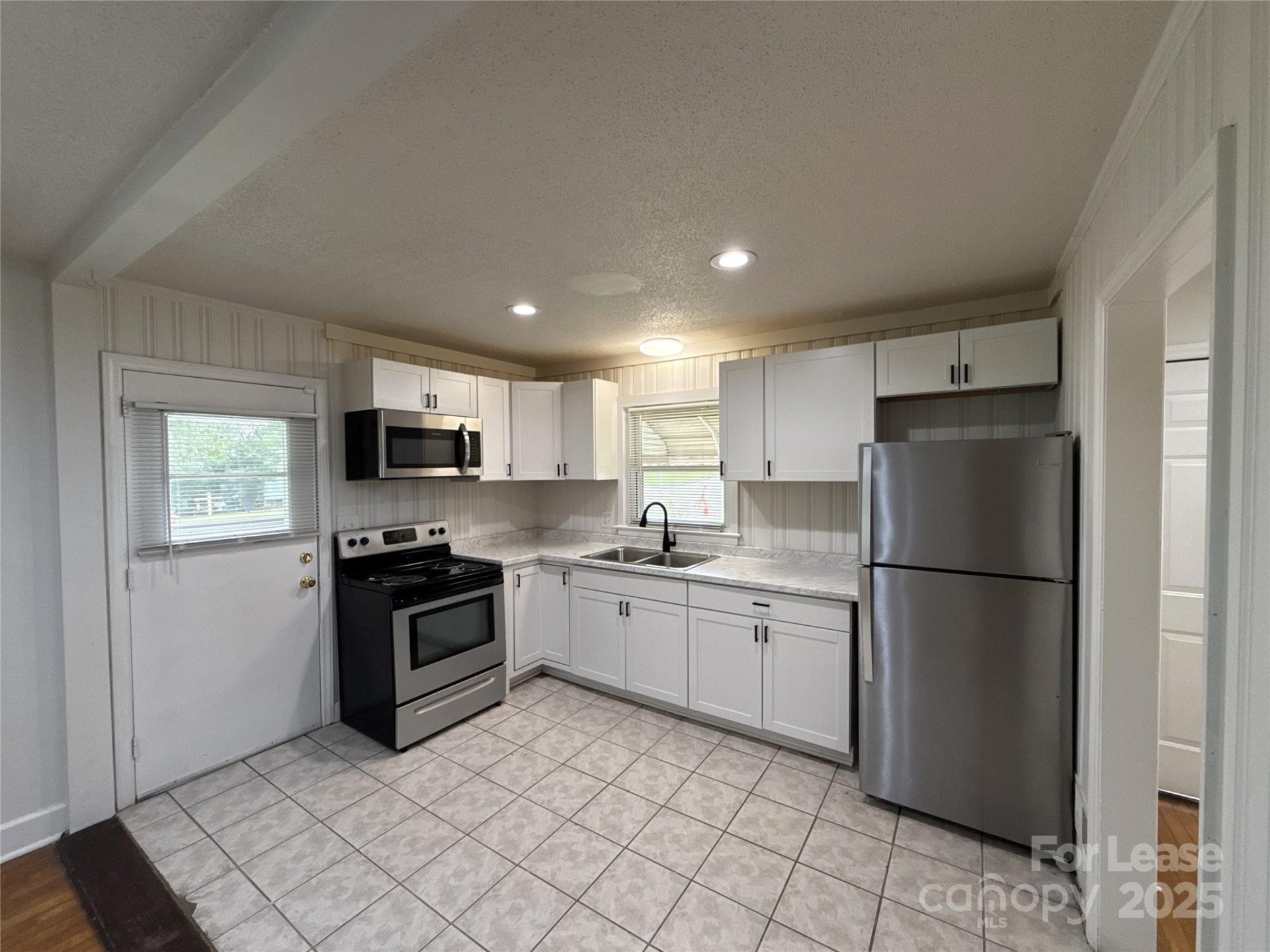 Property image 4 at 424 Walnut Avenue, Gastonia, NC 28054