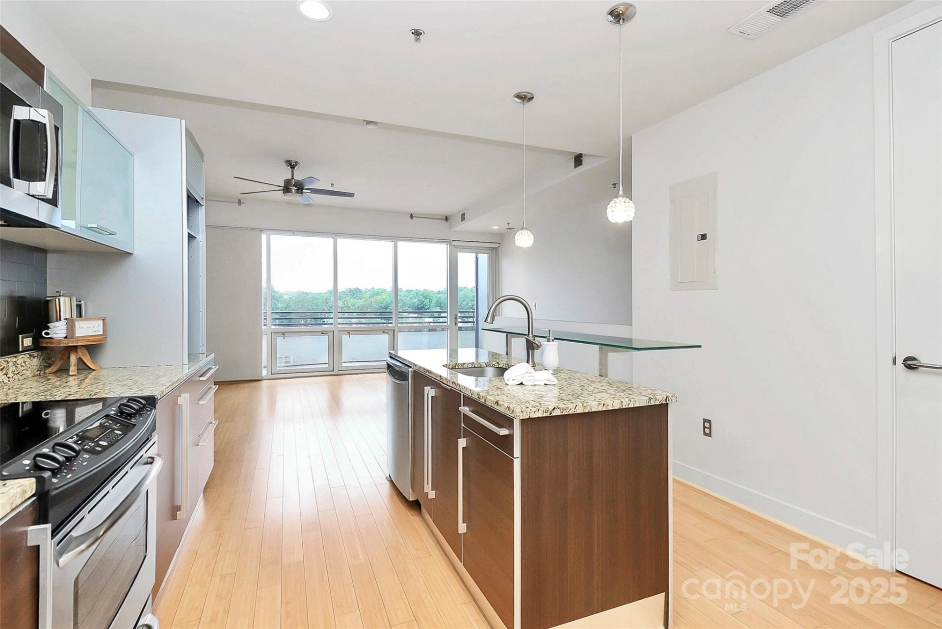 Property image 5 at 1133 Metropolitan Avenue, Charlotte, NC 28204