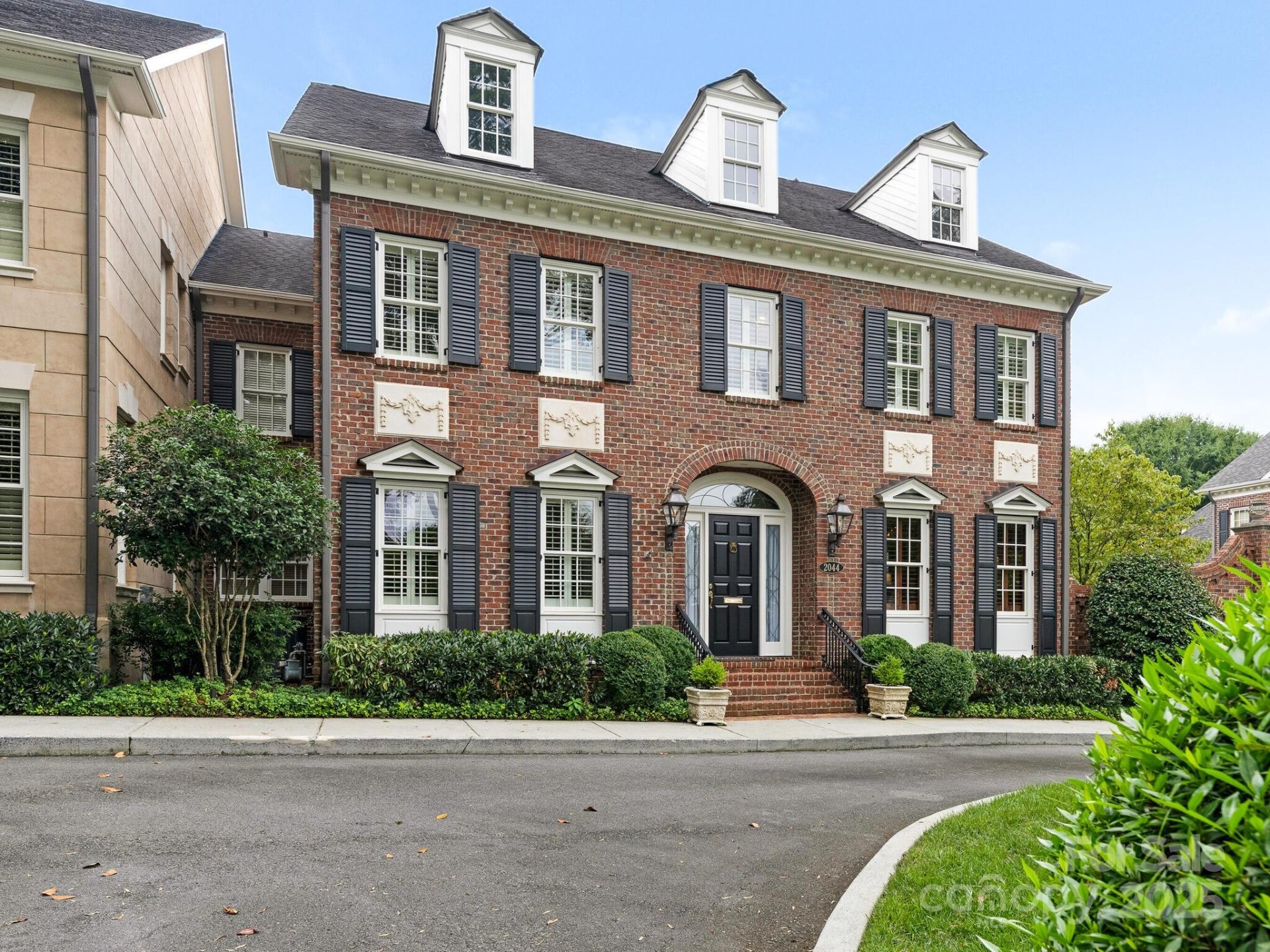 2044 Queens Road