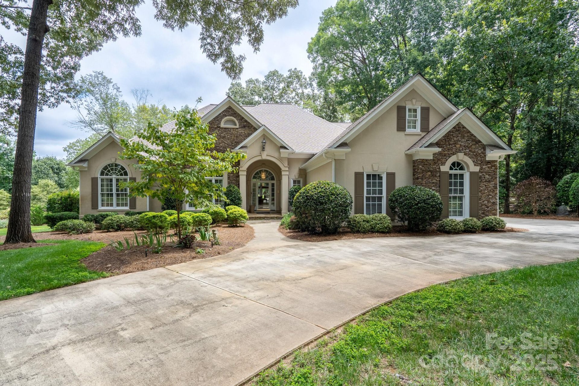 1645 Southpoint Lane