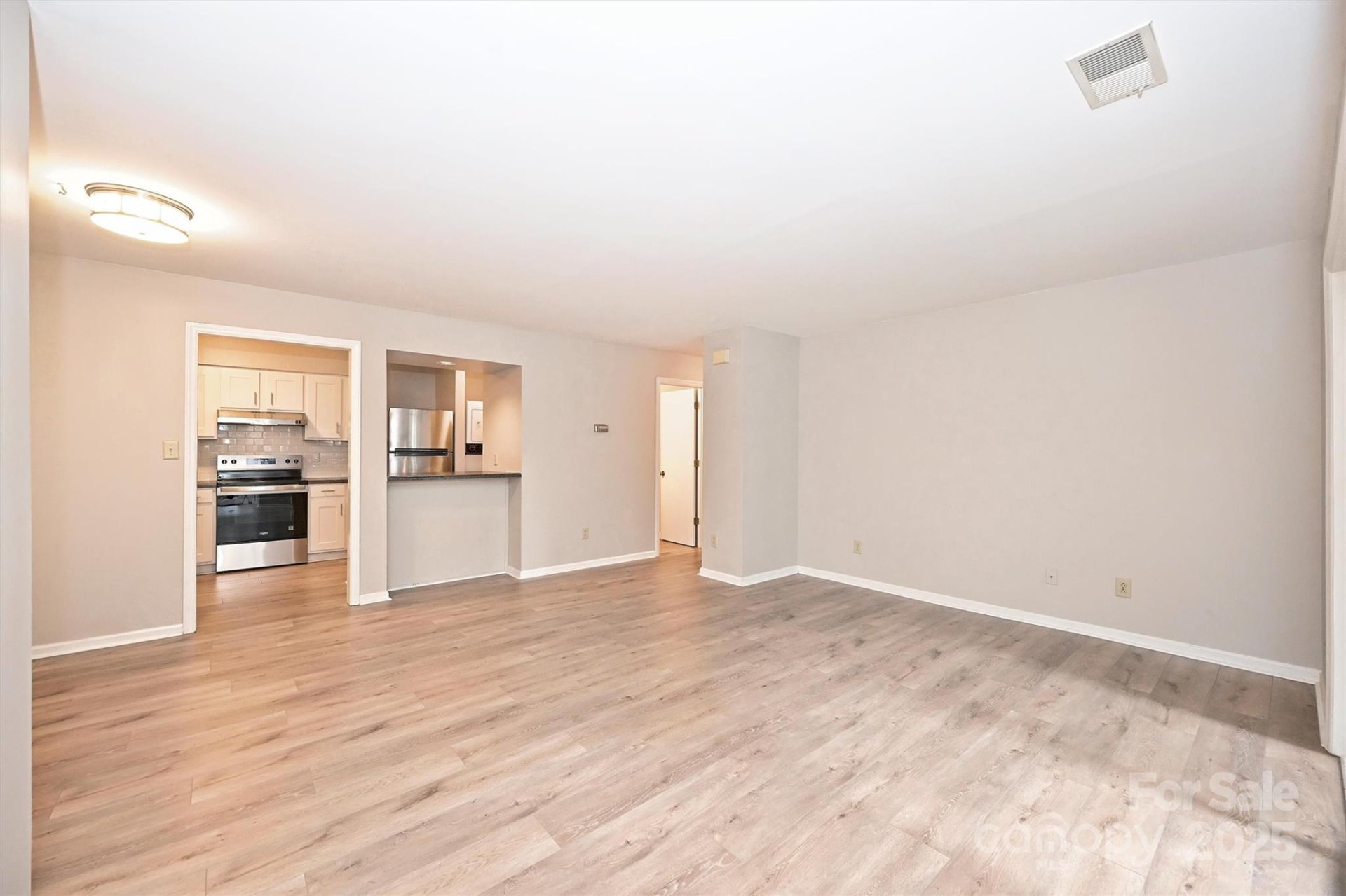 Property image 3 at 1031 Churchill Downs Court, Charlotte, NC 28211