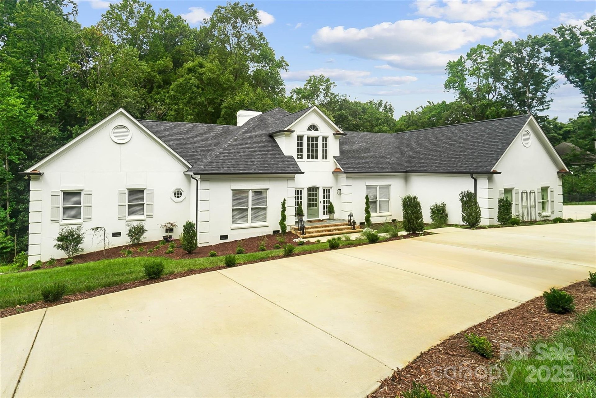 Greyson, Charlotte Community