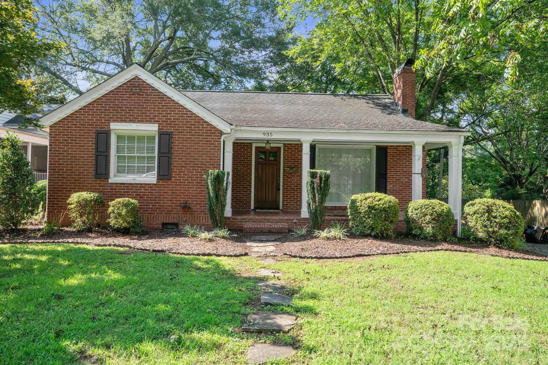 Property image 1 at 935 4th Avenue, Hickory, NC 28601