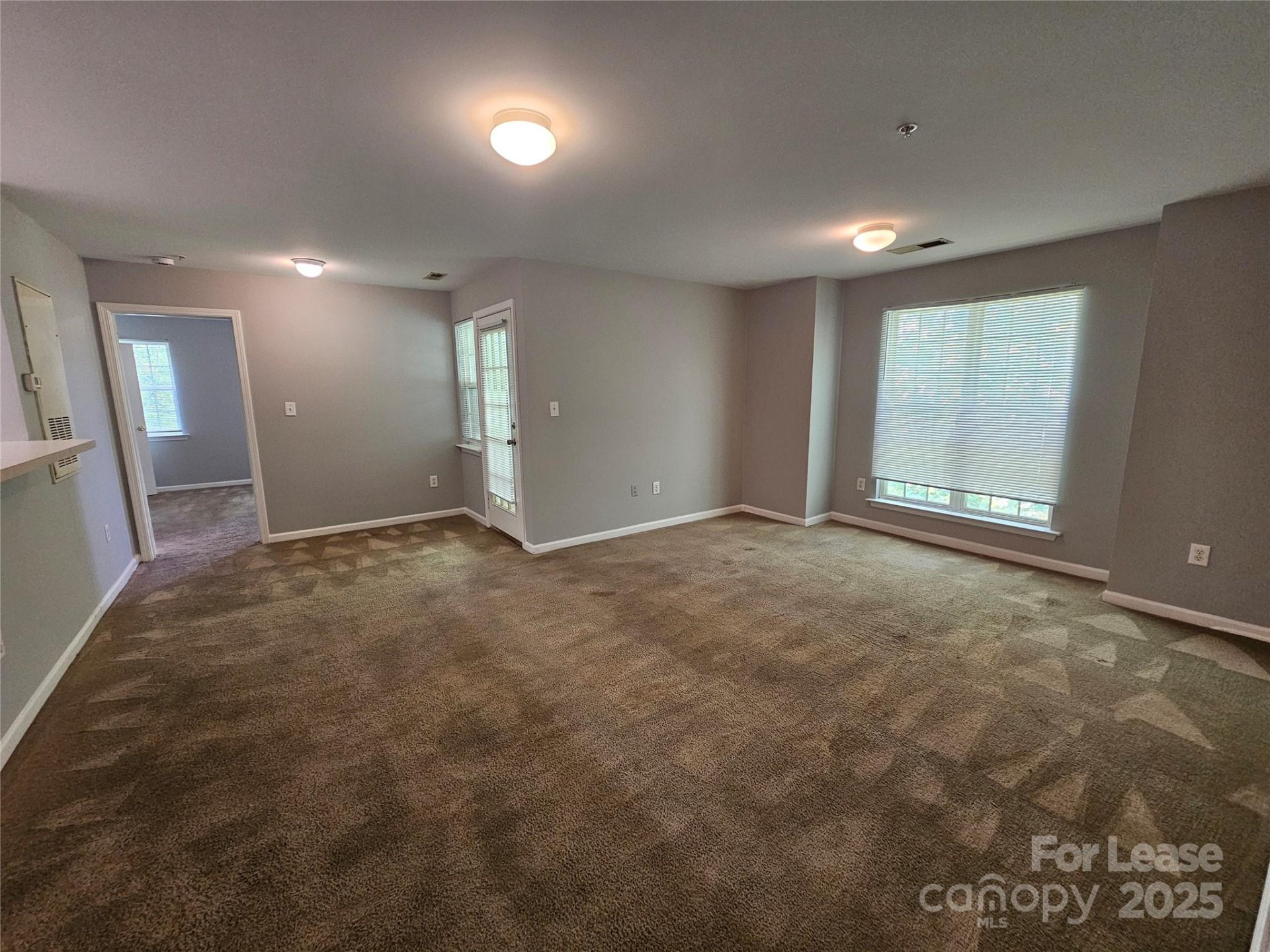 Property image 2 at 9811 Campus Walk Lane, Charlotte, NC 28262