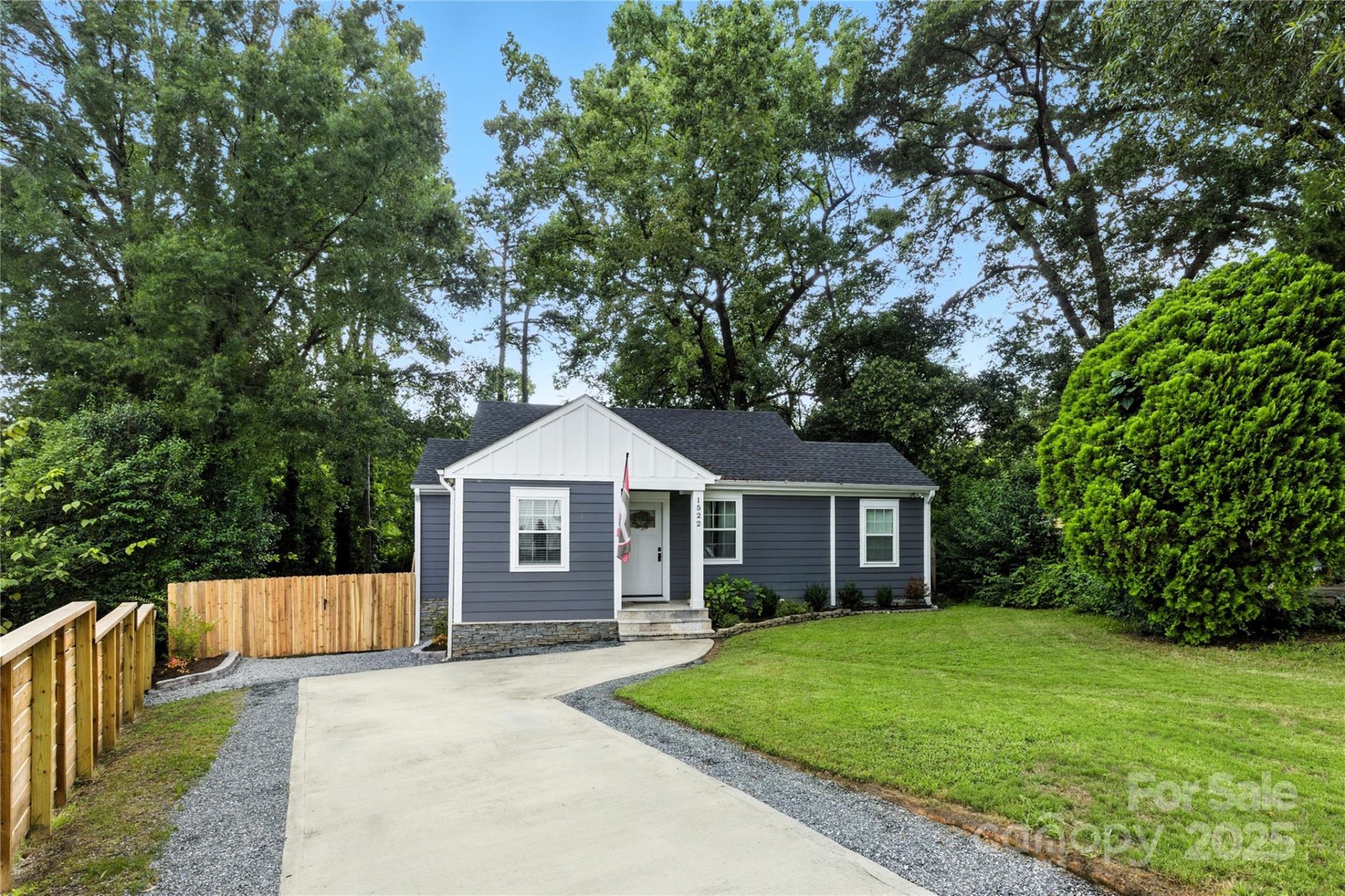 Regal Heights, Charlotte Community