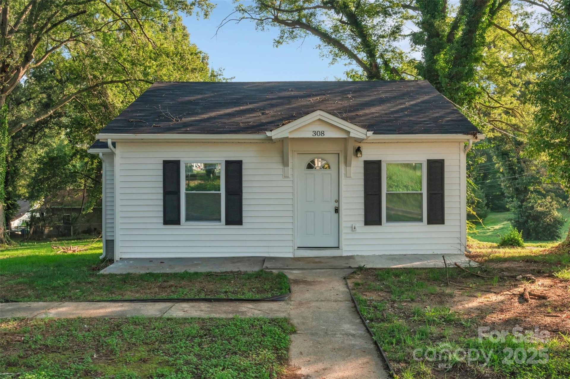 308 Oakhurst Avenue