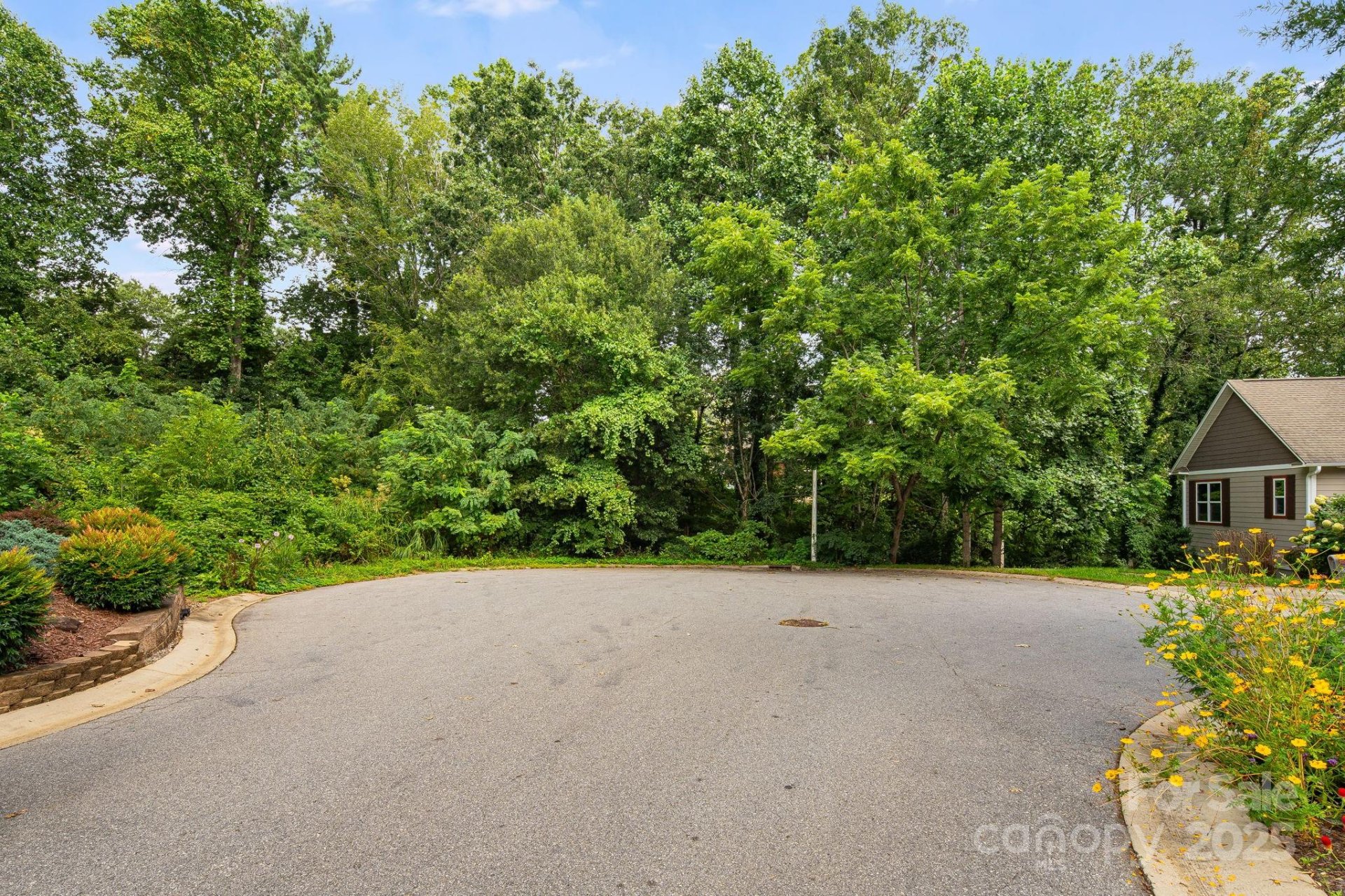Property image 2 at 14 Catalina Court, Asheville, NC 28806