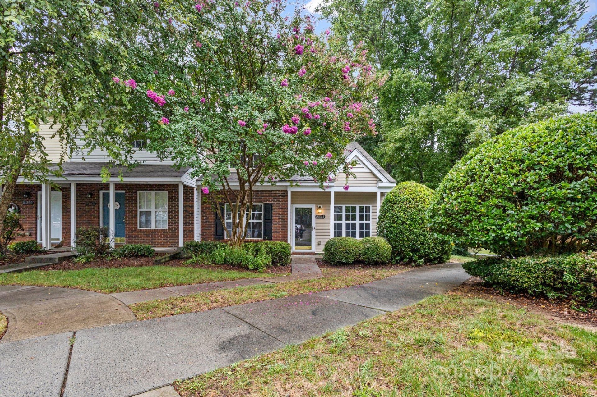 Property image 3 at 10862 Holly Ridge Boulevard, Charlotte, NC 28216