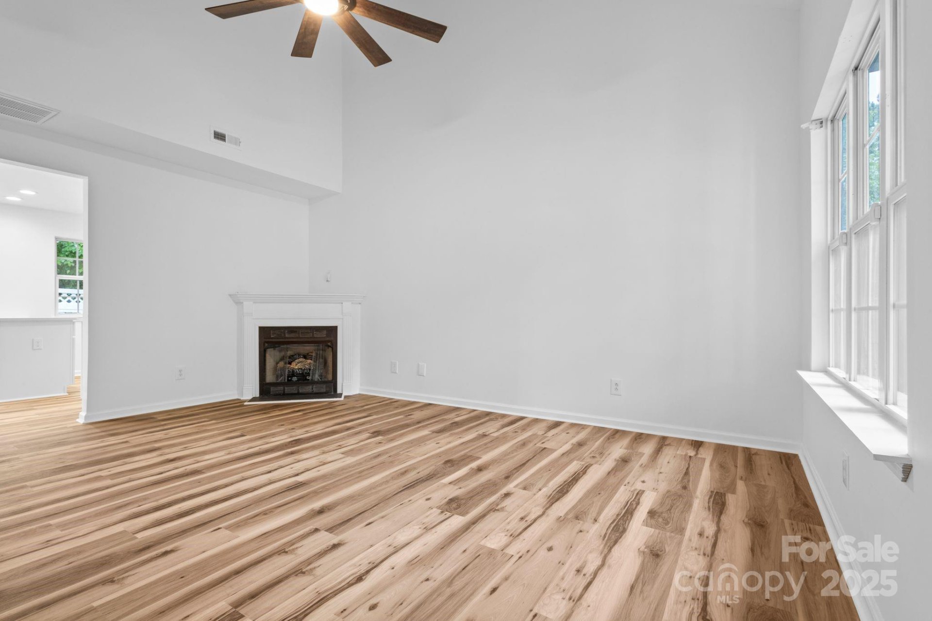Property image 4 at 10862 Holly Ridge Boulevard, Charlotte, NC 28216