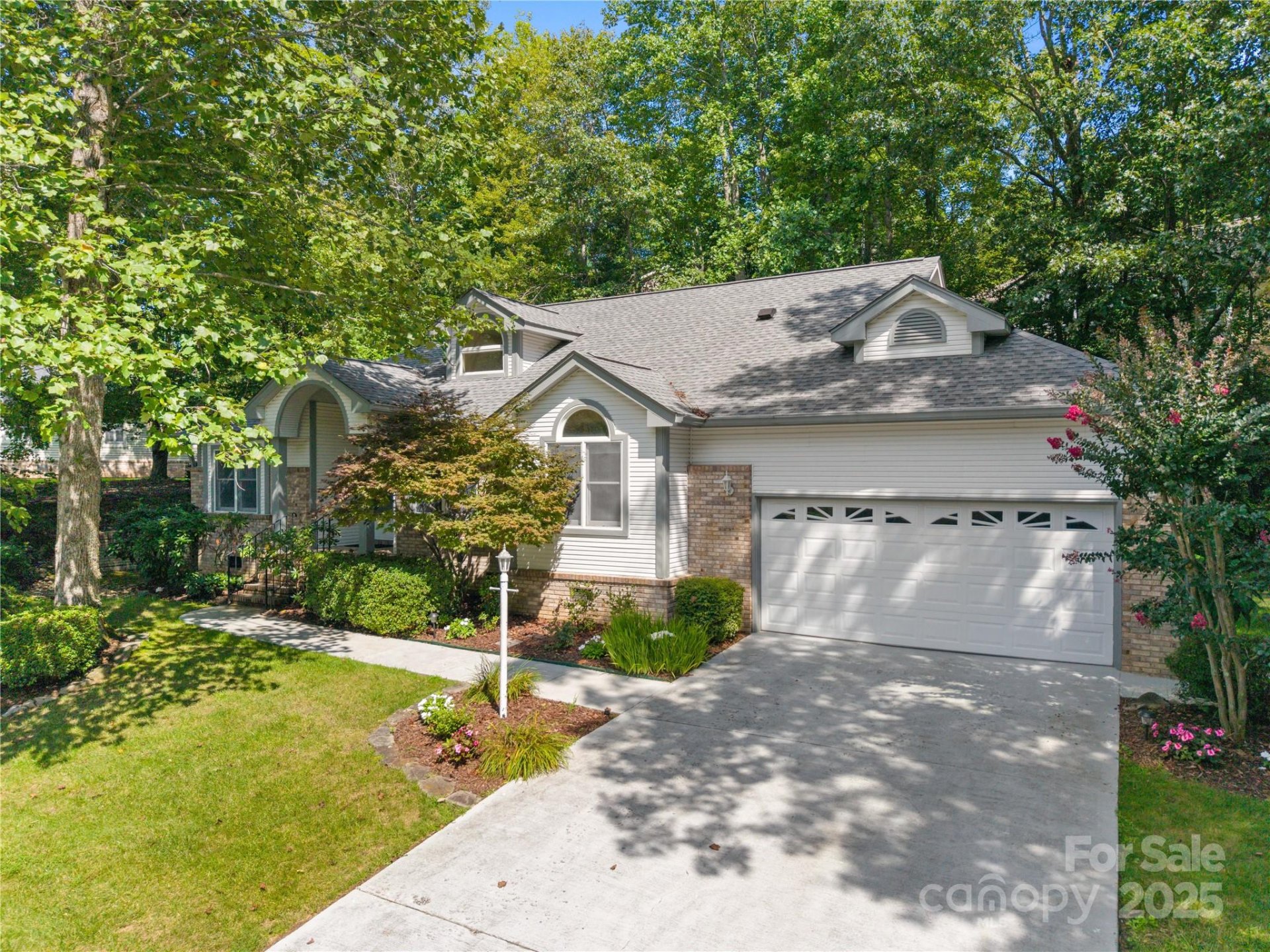Property image 2 at 131 Jenny Lind Drive, Hendersonville, NC 28791