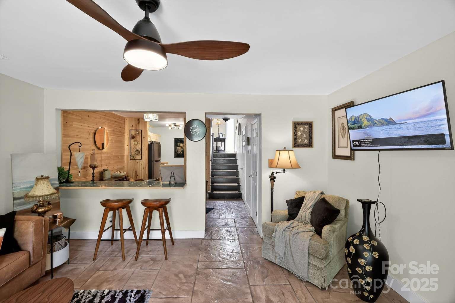 Property image 3 at 1420 11th Street Drive, Hickory, NC 28601
