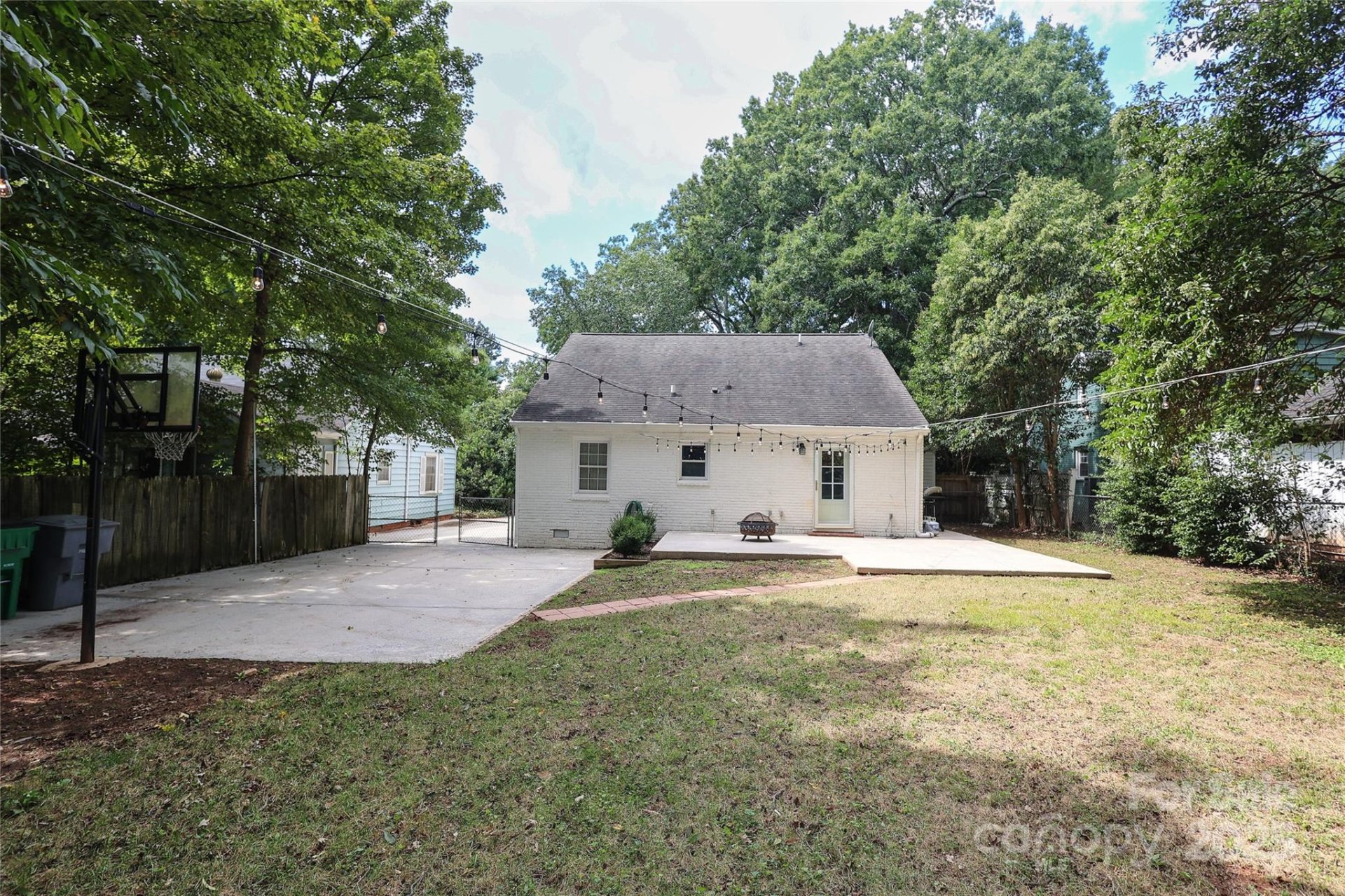 Property image 3 at 1422 Morningside Drive, Charlotte, NC 28205