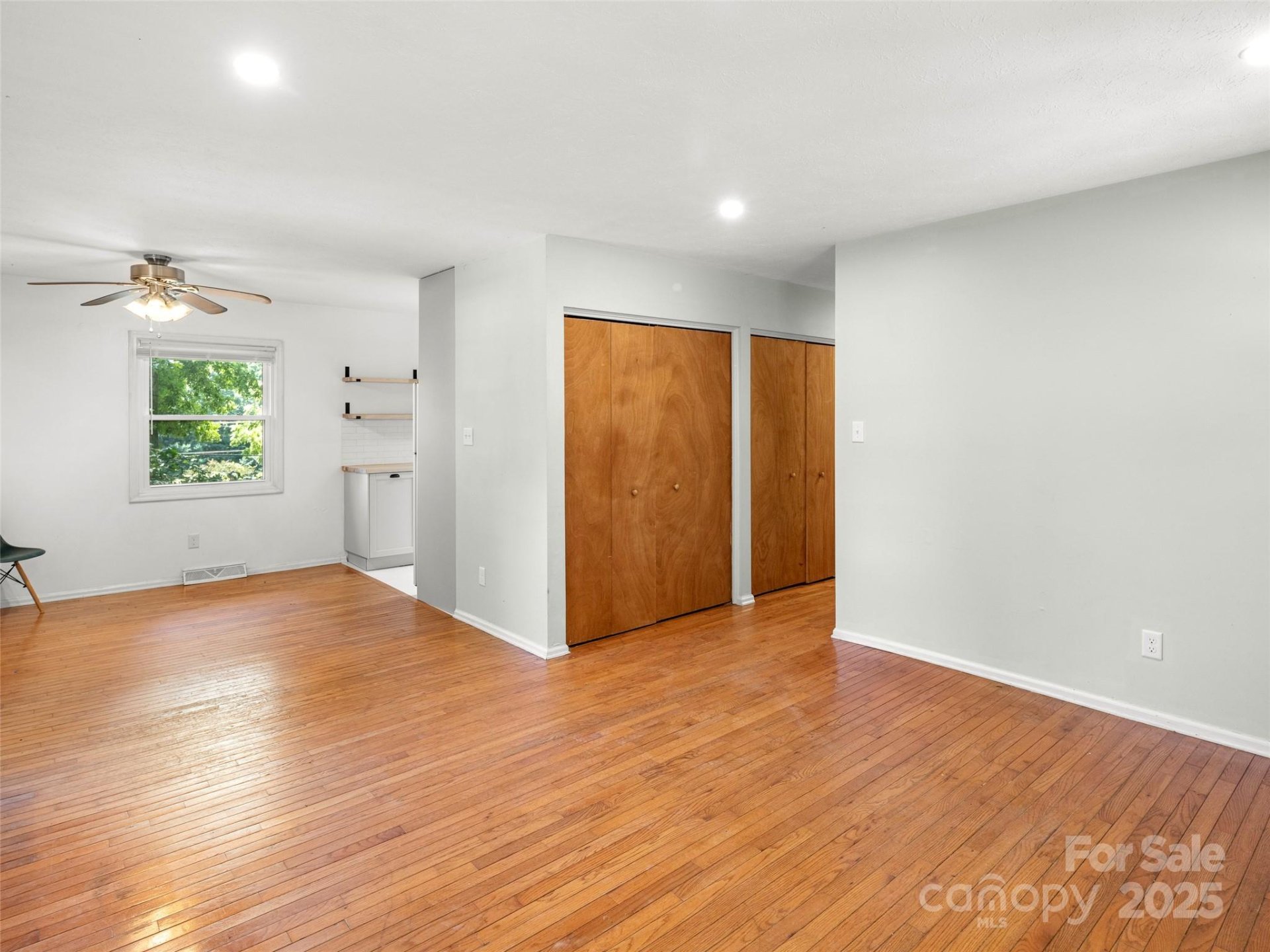 Property image 4 at 4 Merlin Way, Asheville, NC 28806