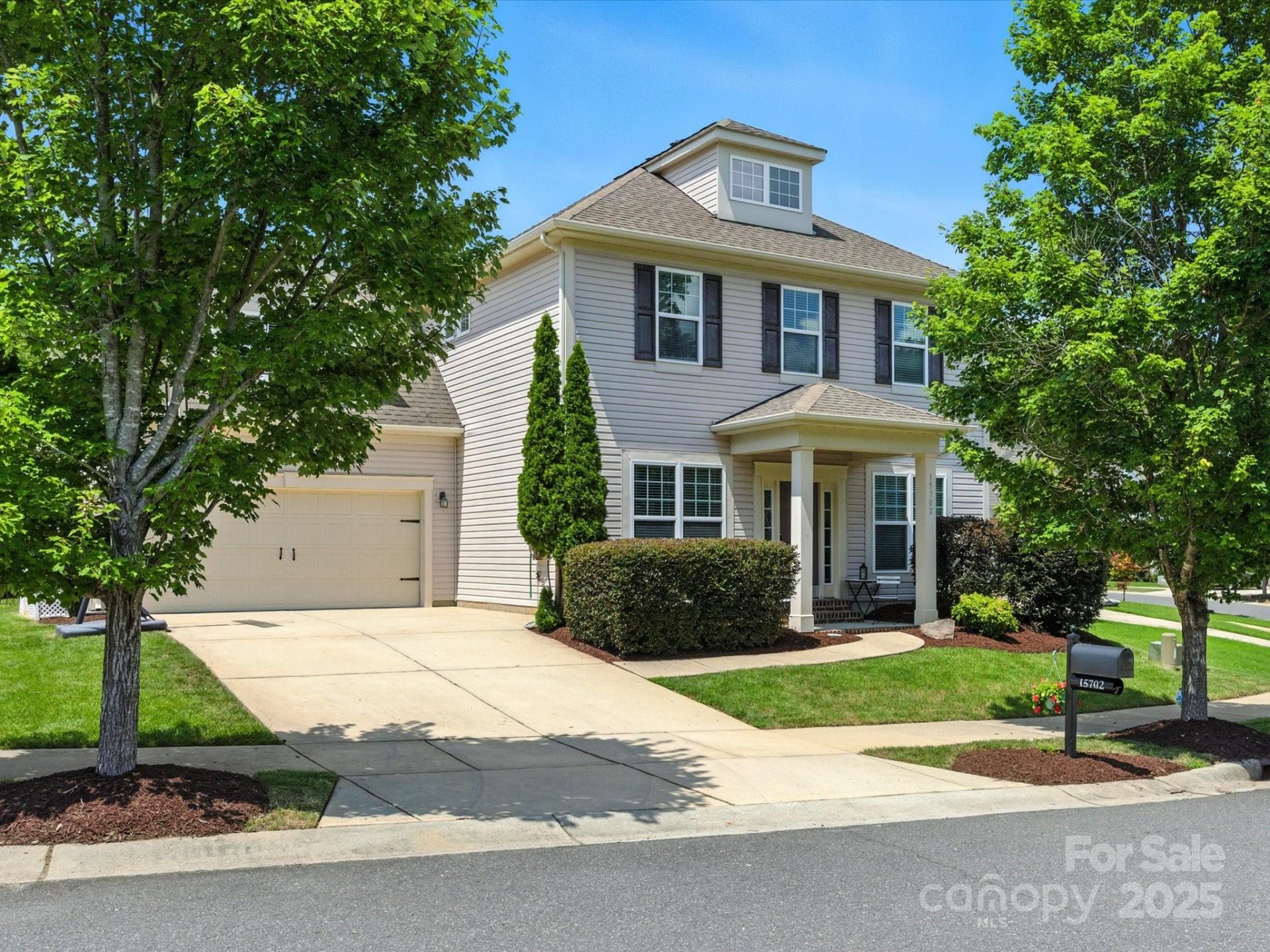 15702 Gallant Ridge Place