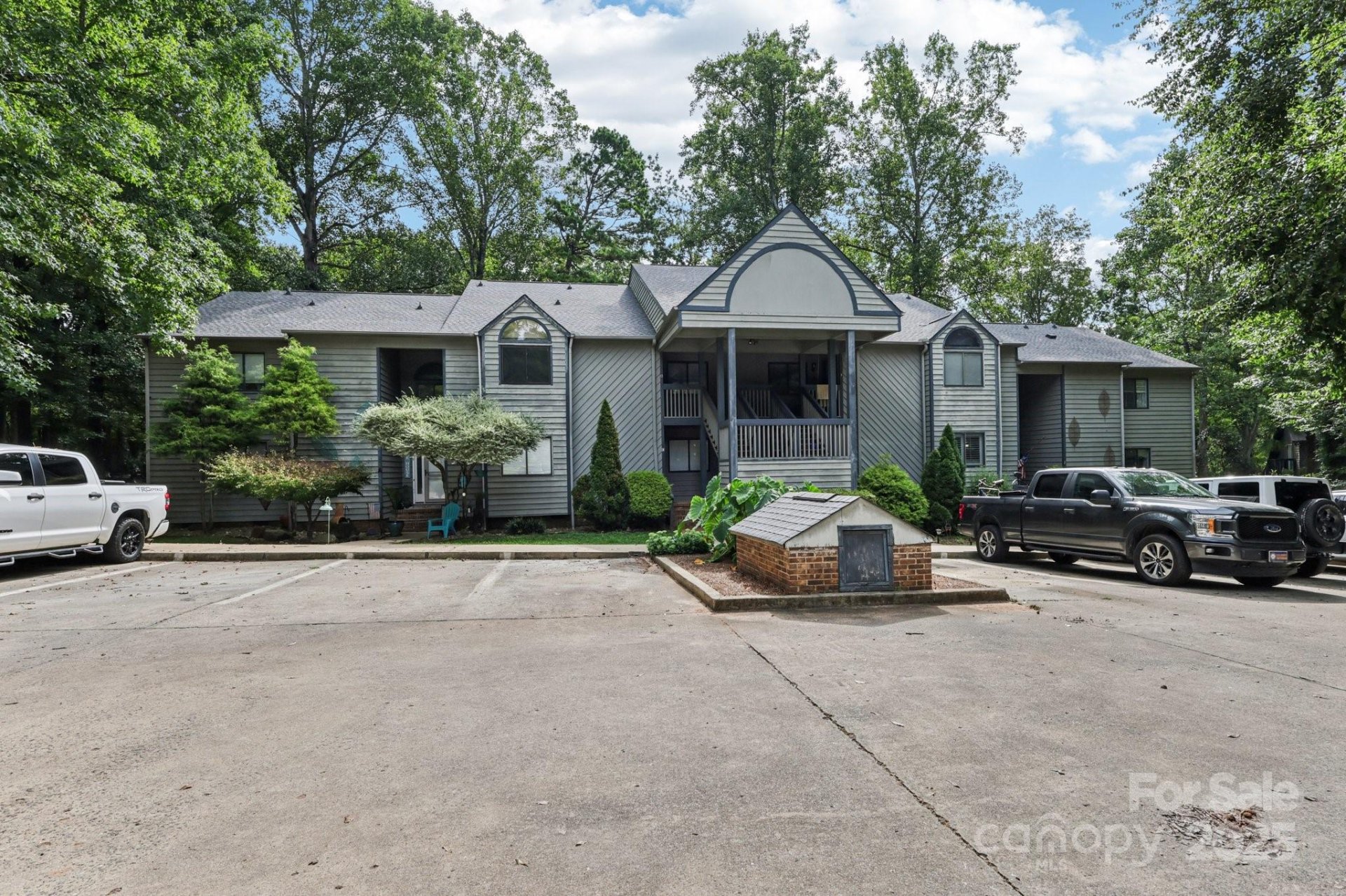 1590 Springpoint Road
