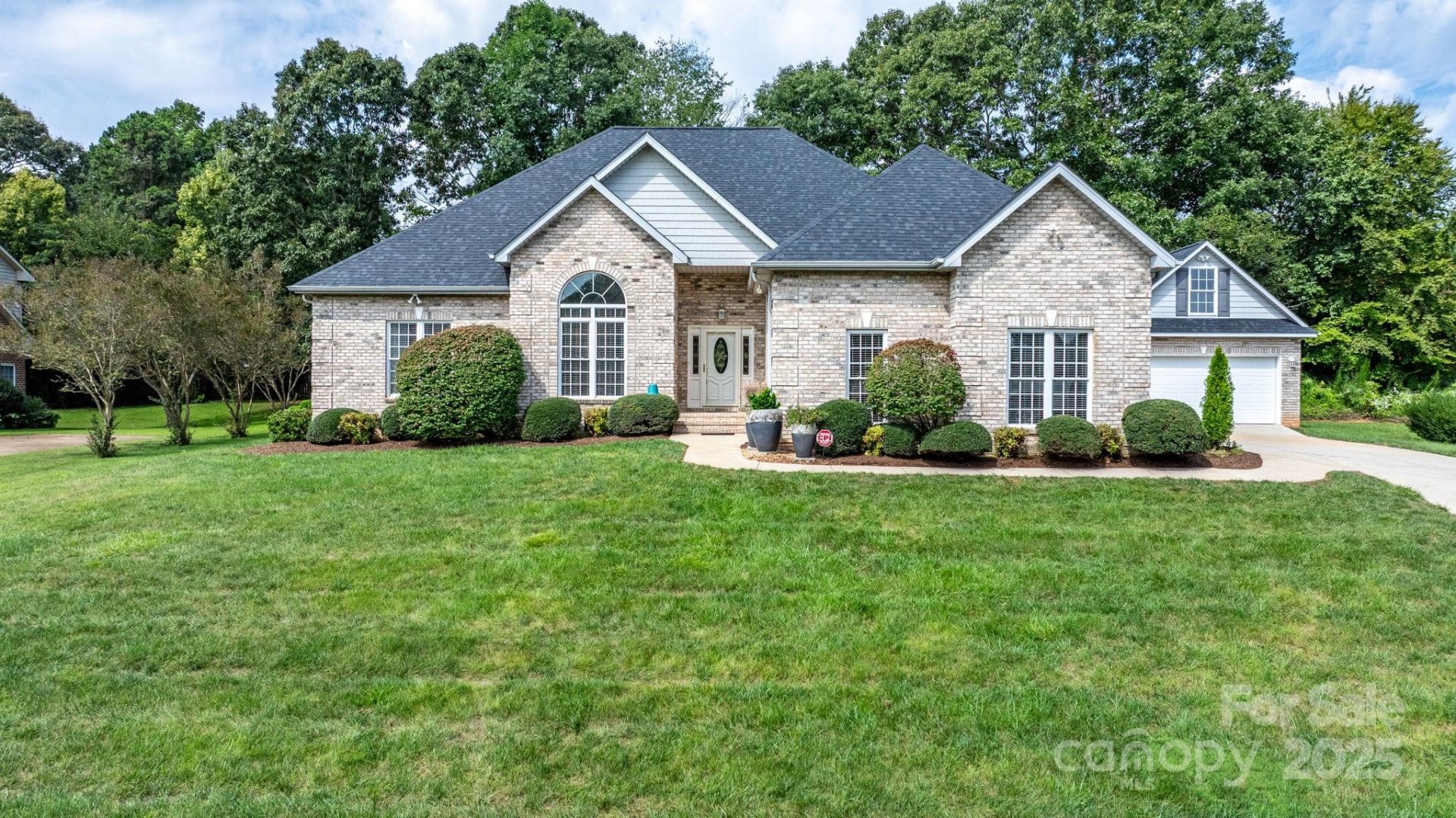 Property image 1 at 3915 Steve Ikerd Drive, Hickory, NC 28601