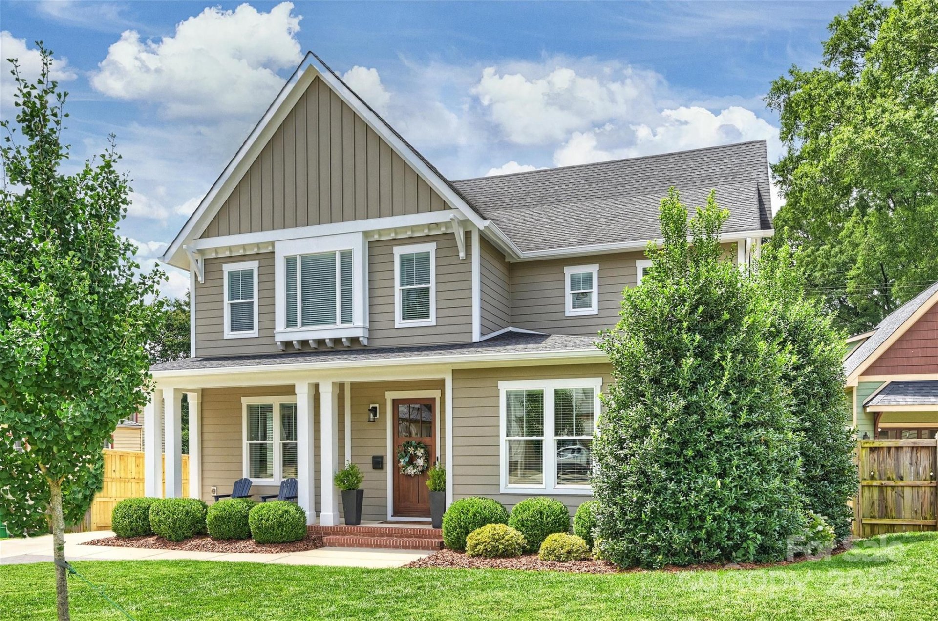Property image 2 at 608 Melbourne Court, Charlotte, NC 28209