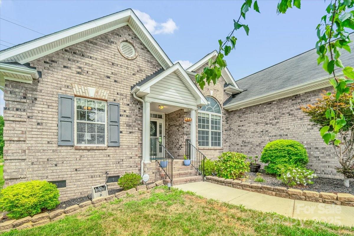 Bethel Glen, Midland Community